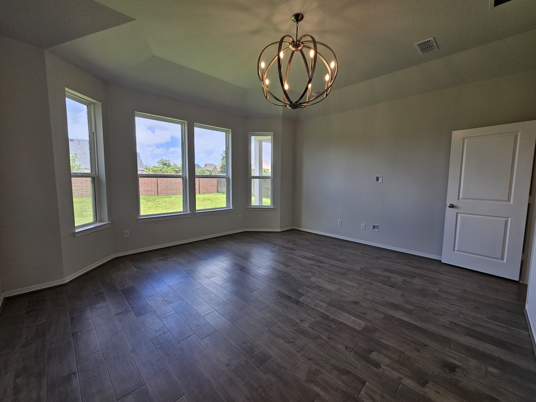 2414 Manor Valley Lane Property Photo 28