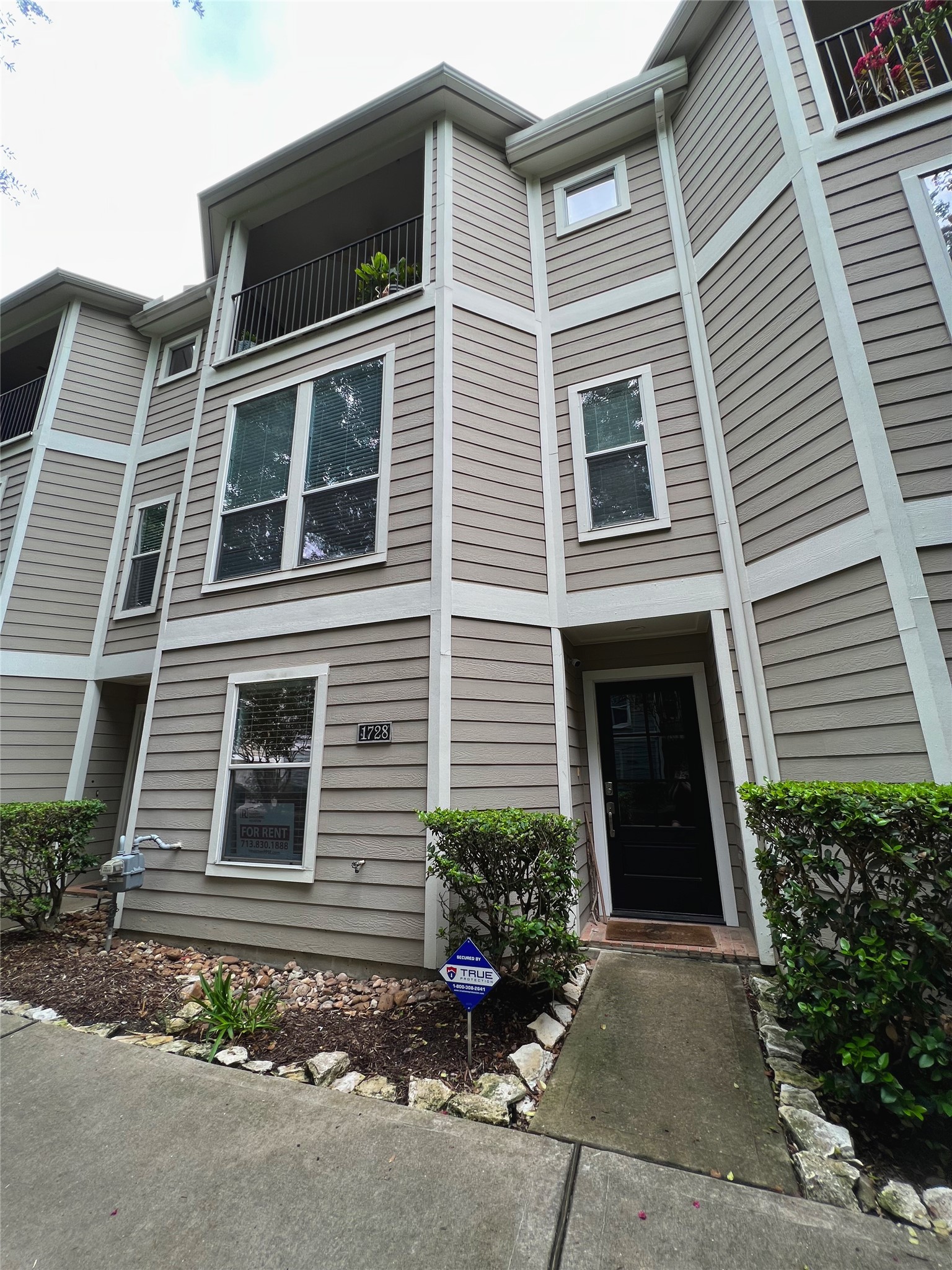 1728 Bevis Street Property Photo 1