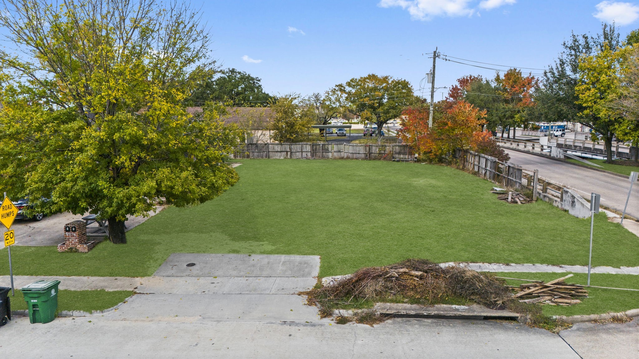 9402 Derrik Dr Drive Property Photo 2