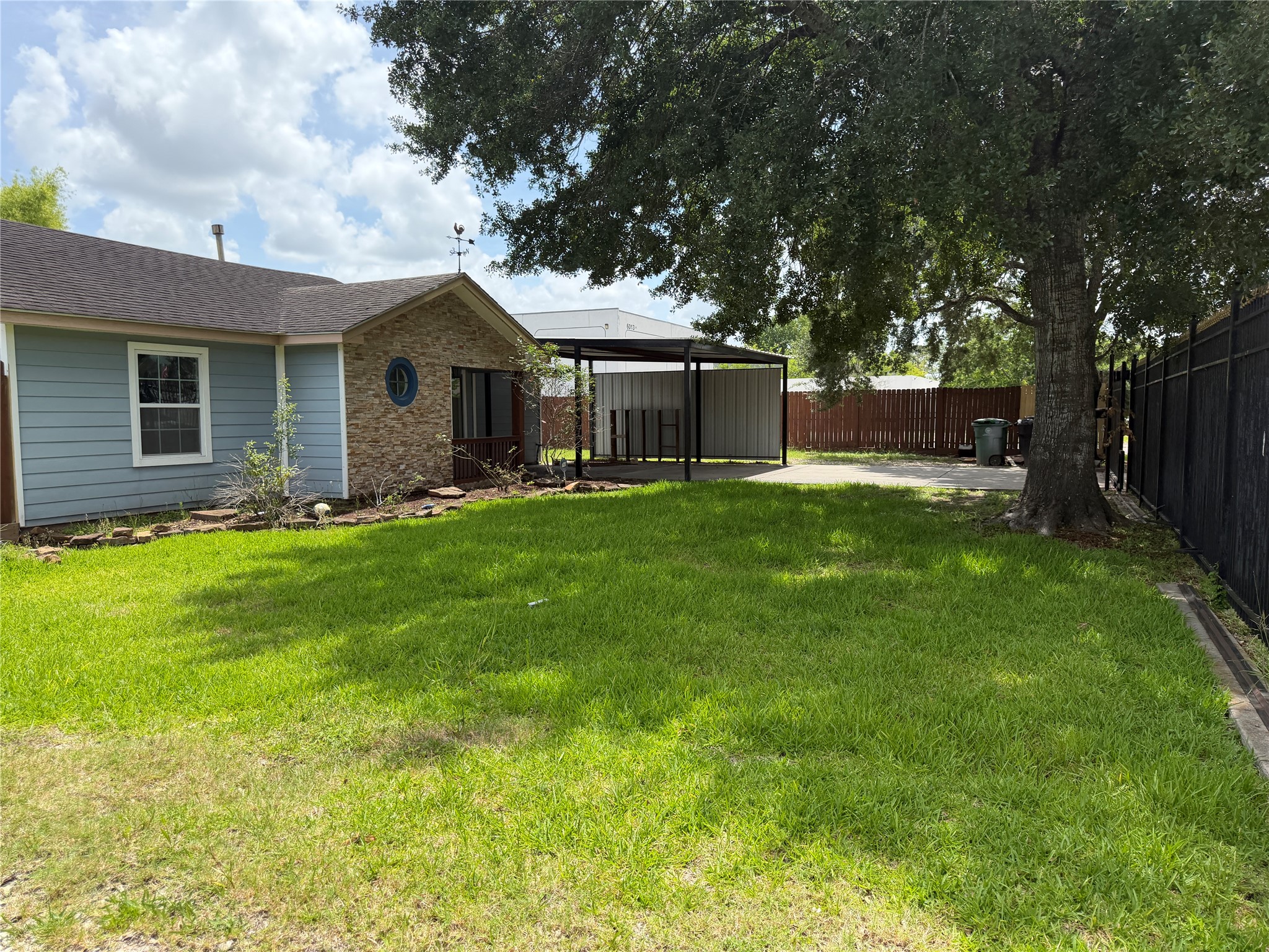 6009 Maple Street Property Photo 14