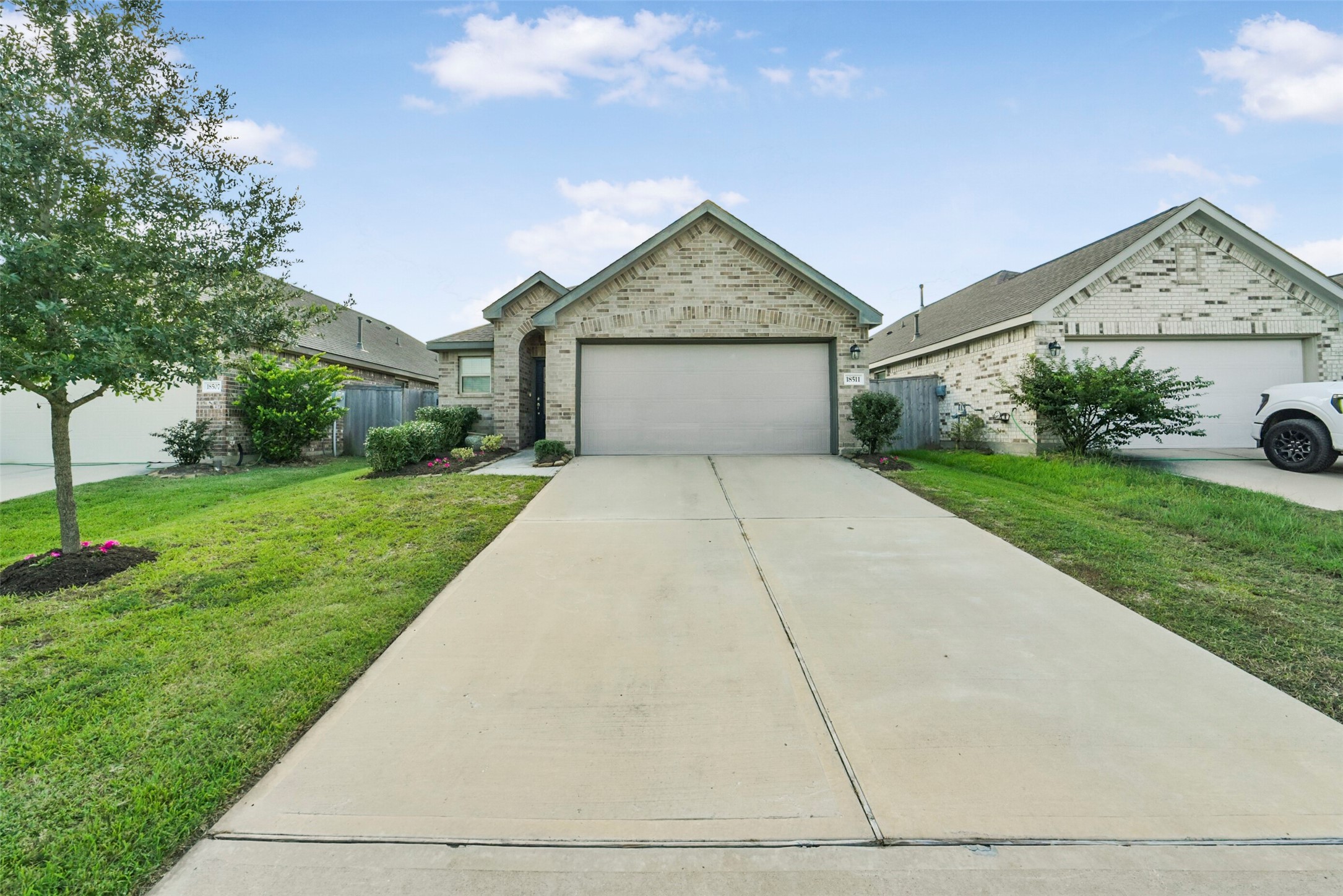 18511 Summit Ranch Drive Property Photo 2