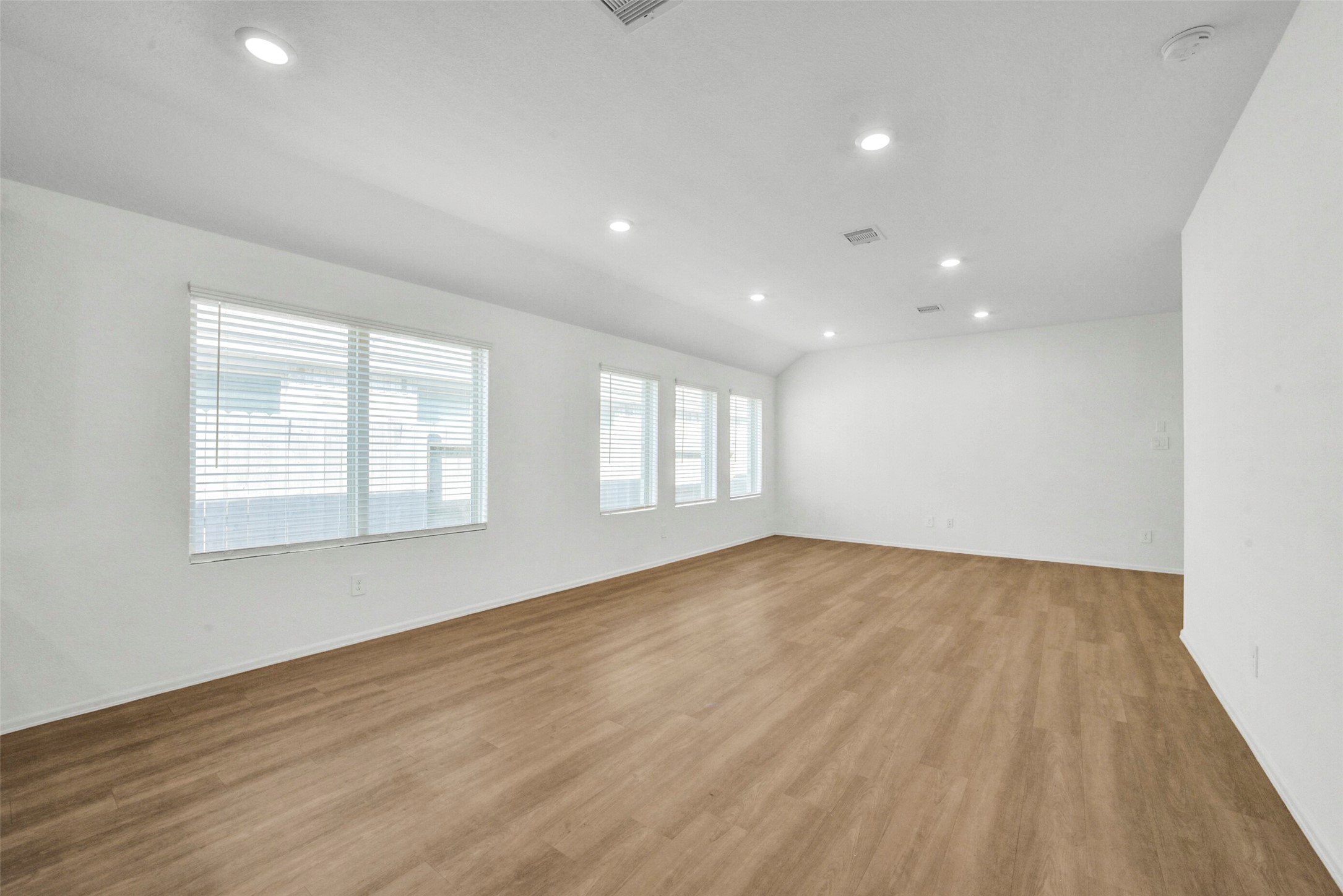 18511 Summit Ranch Drive Property Photo 7