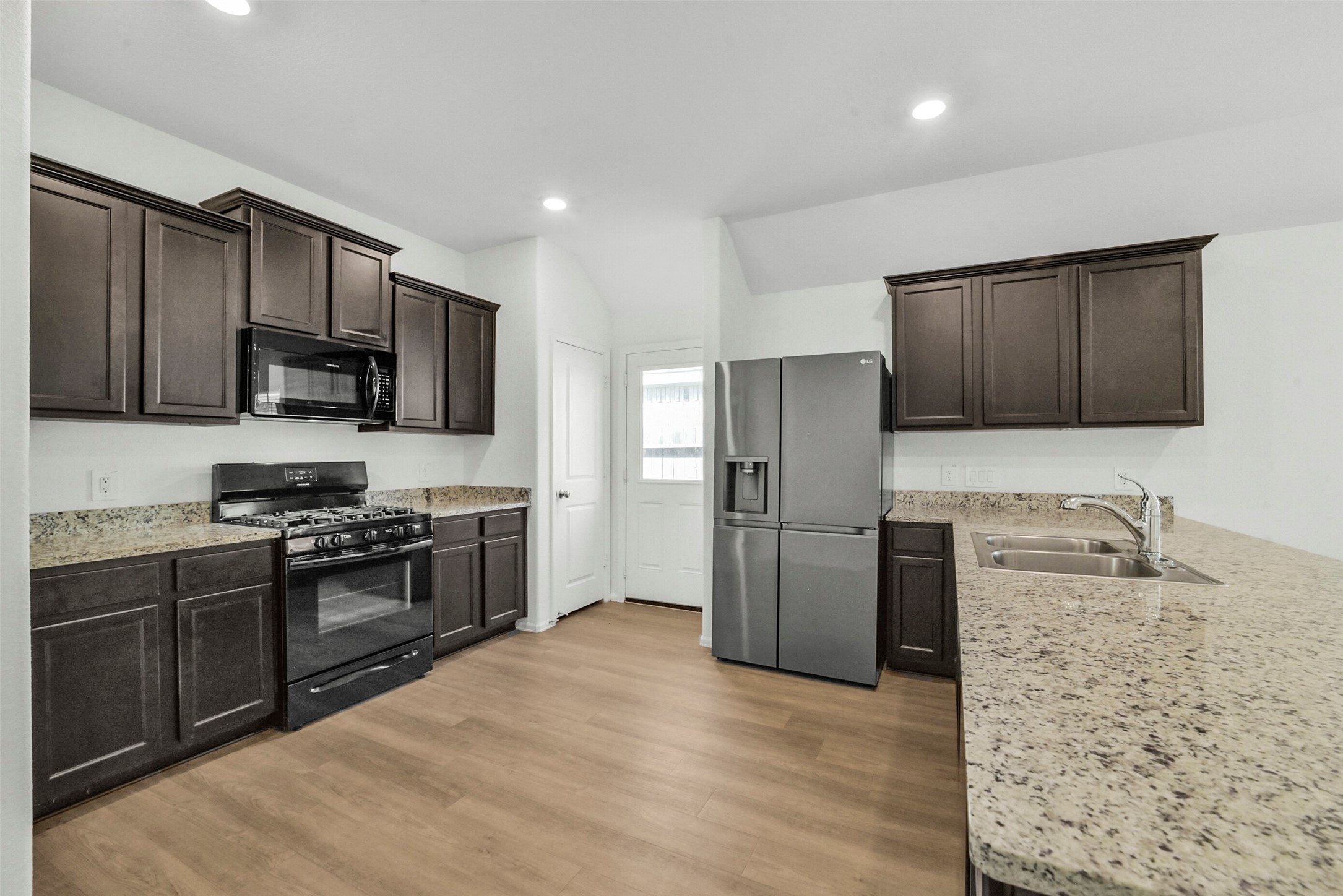 18511 Summit Ranch Drive Property Photo 10