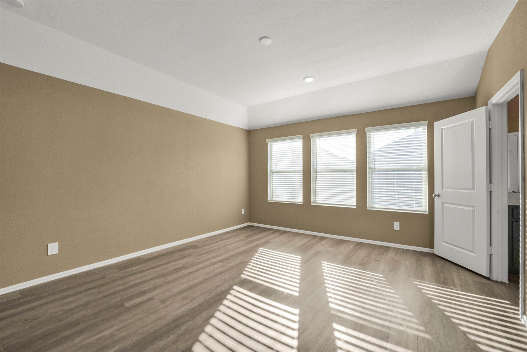 18511 Summit Ranch Drive Property Photo 15