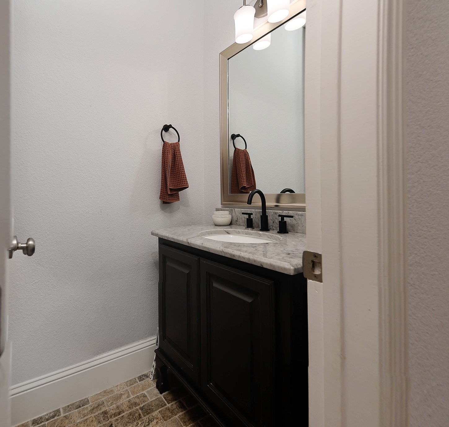 55 Twin Ponds Place Property Photo 8