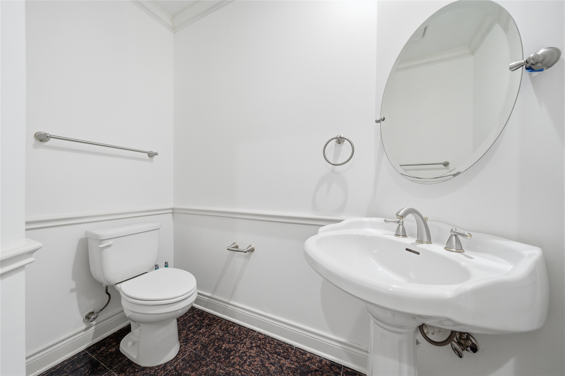 1329 Hyde Park Boulevard Property Photo 13