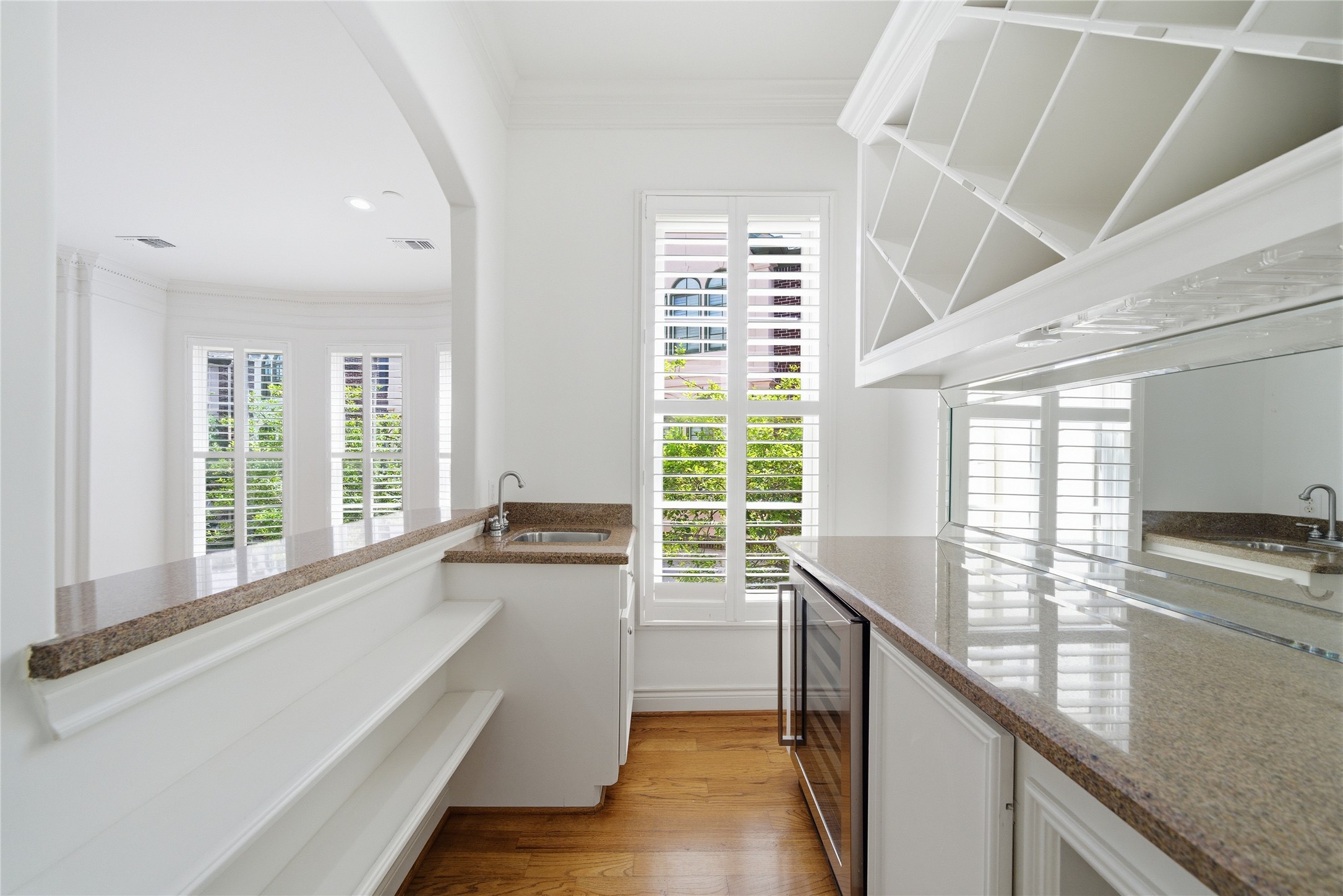 1329 Hyde Park Boulevard Property Photo 15