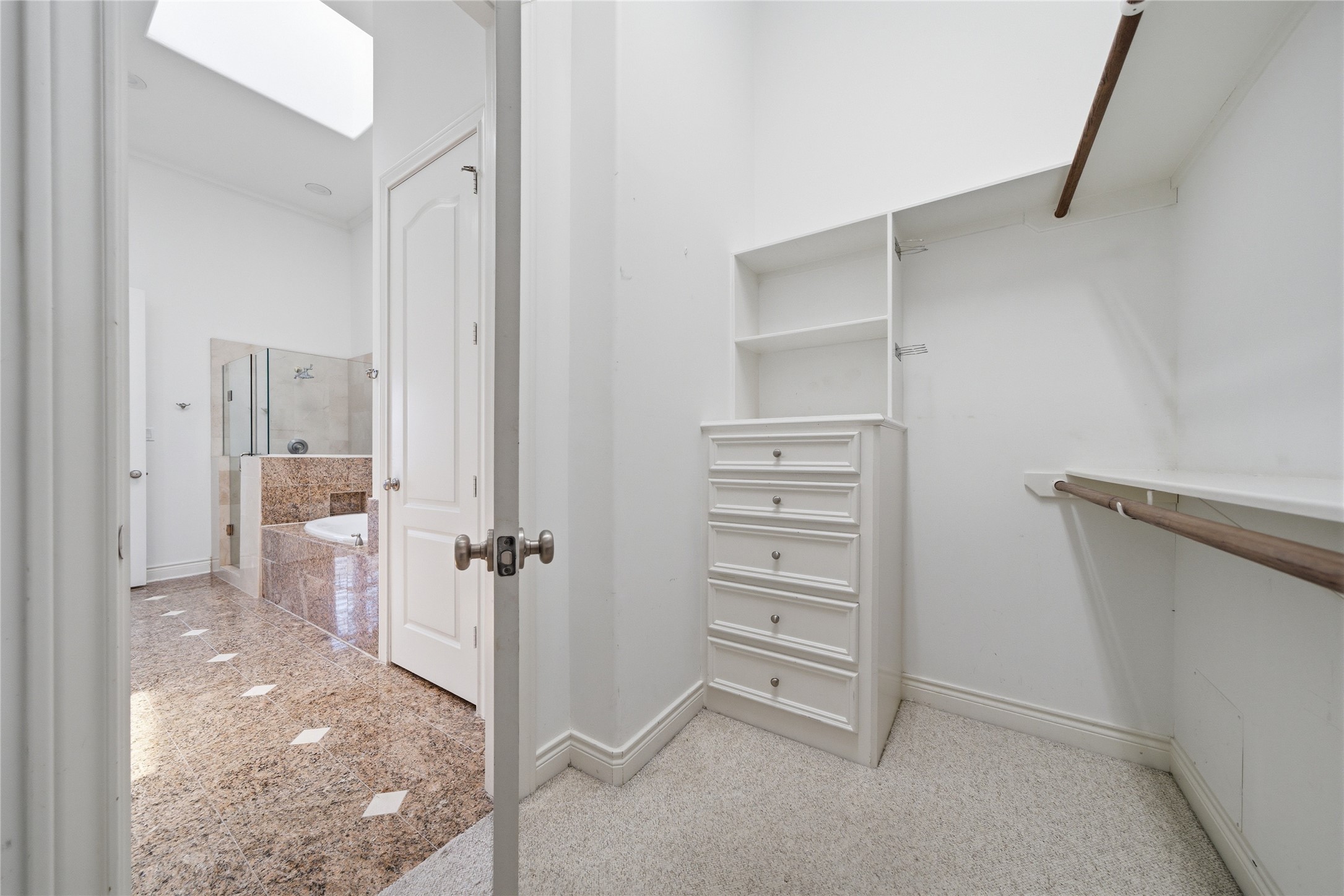 1329 Hyde Park Boulevard Property Photo 23