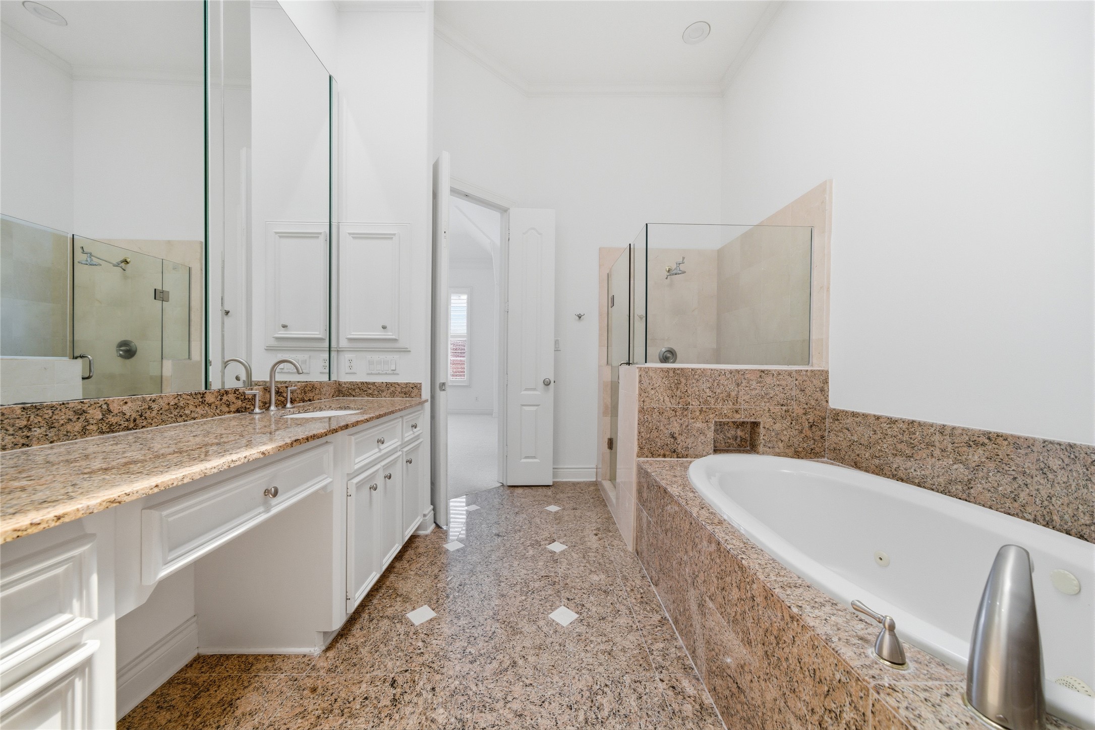 1329 Hyde Park Boulevard Property Photo 24