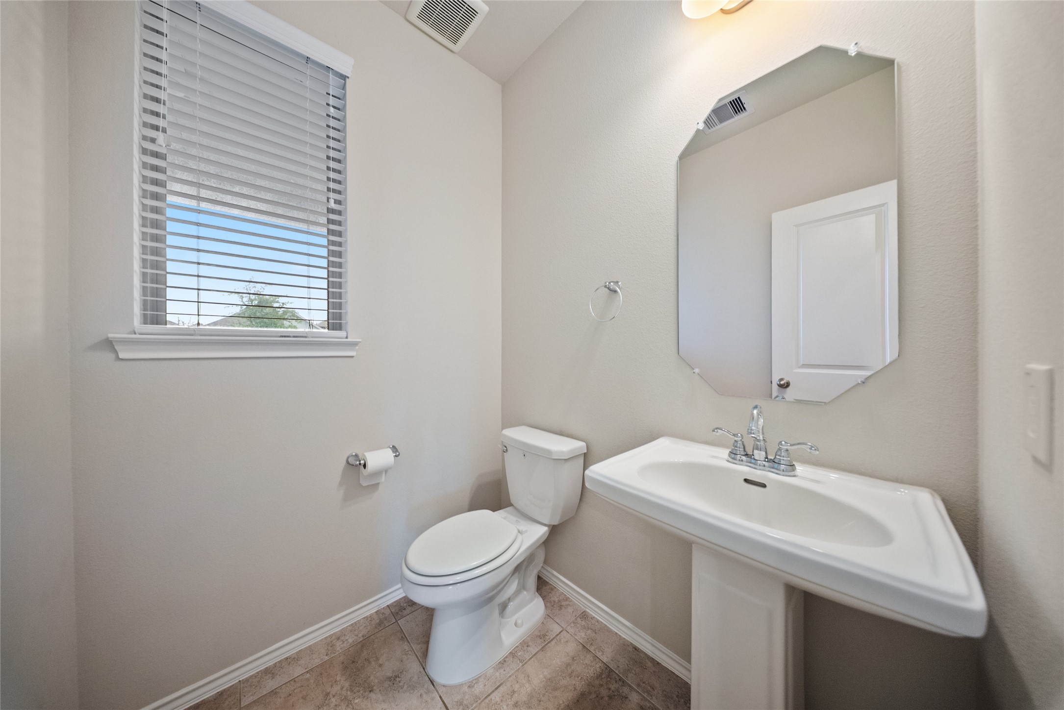 5031 Chestnut Orchard Drive Property Photo 6