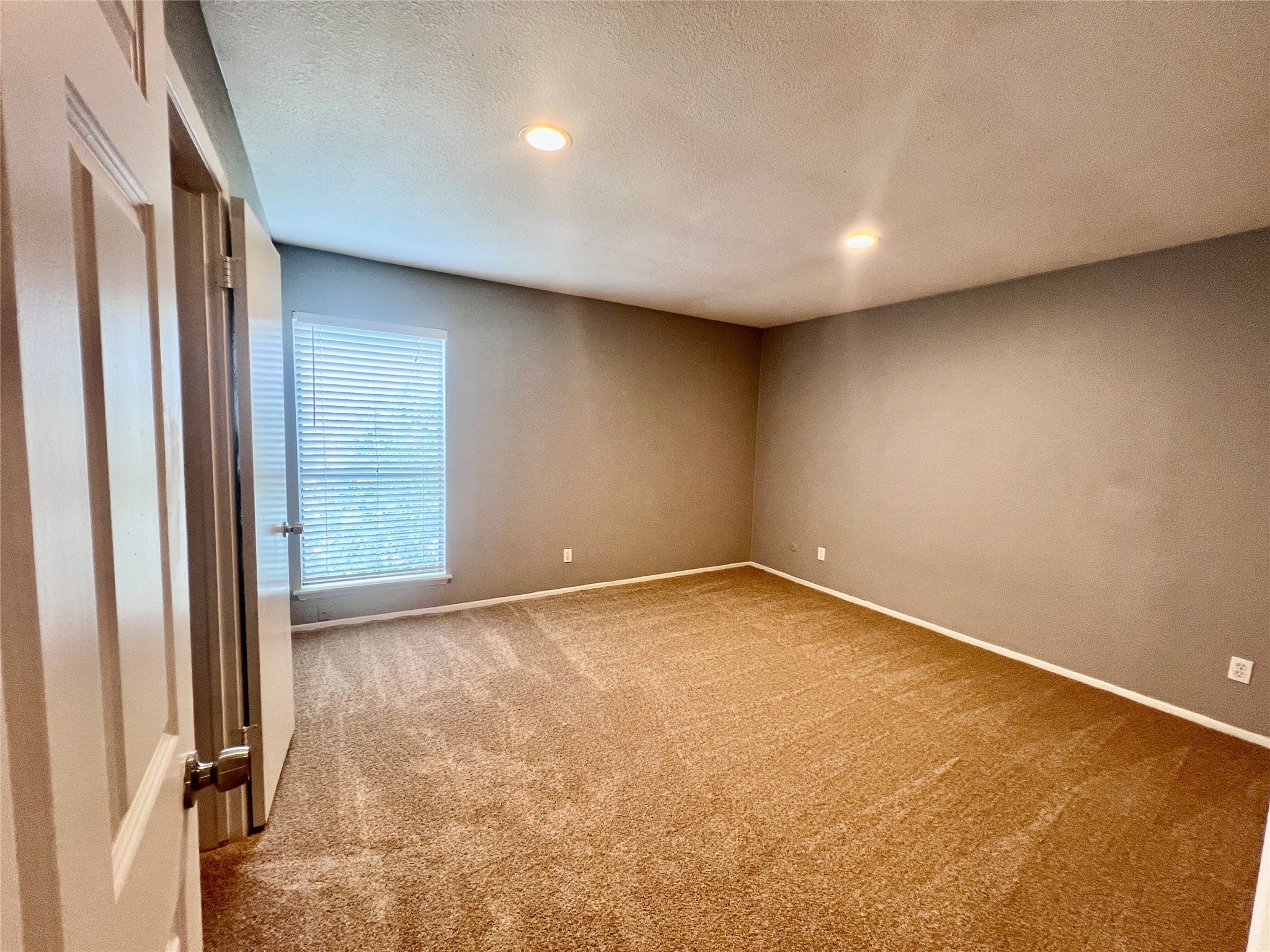 10047 Westpark Drive 18 Property Photo 4