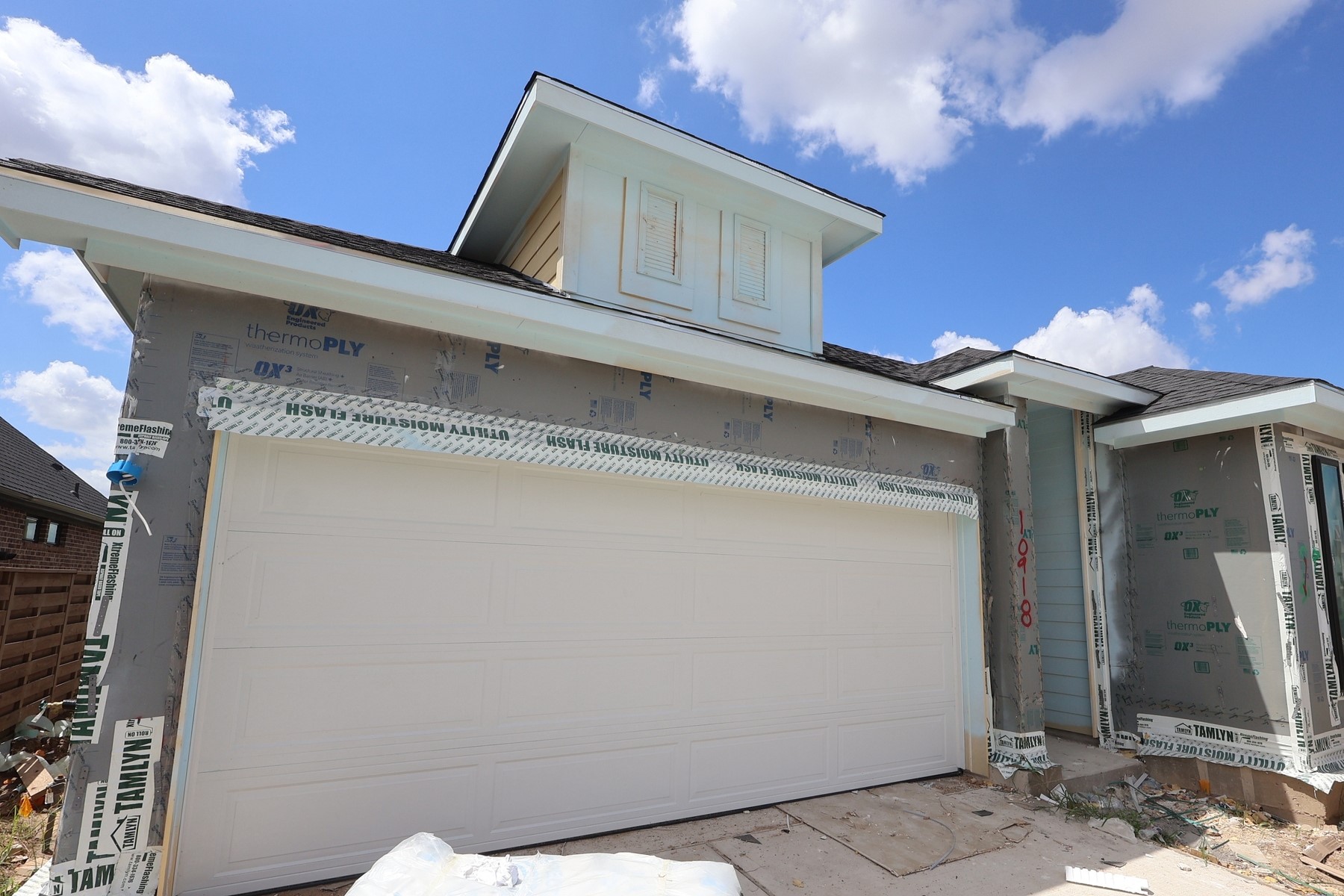 10918 Endeavor Drive Property Photo 2