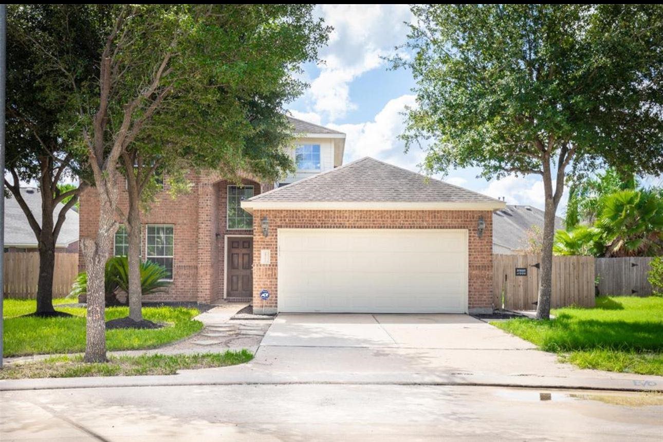 16707 Vivian Point Lane Property Photo 1