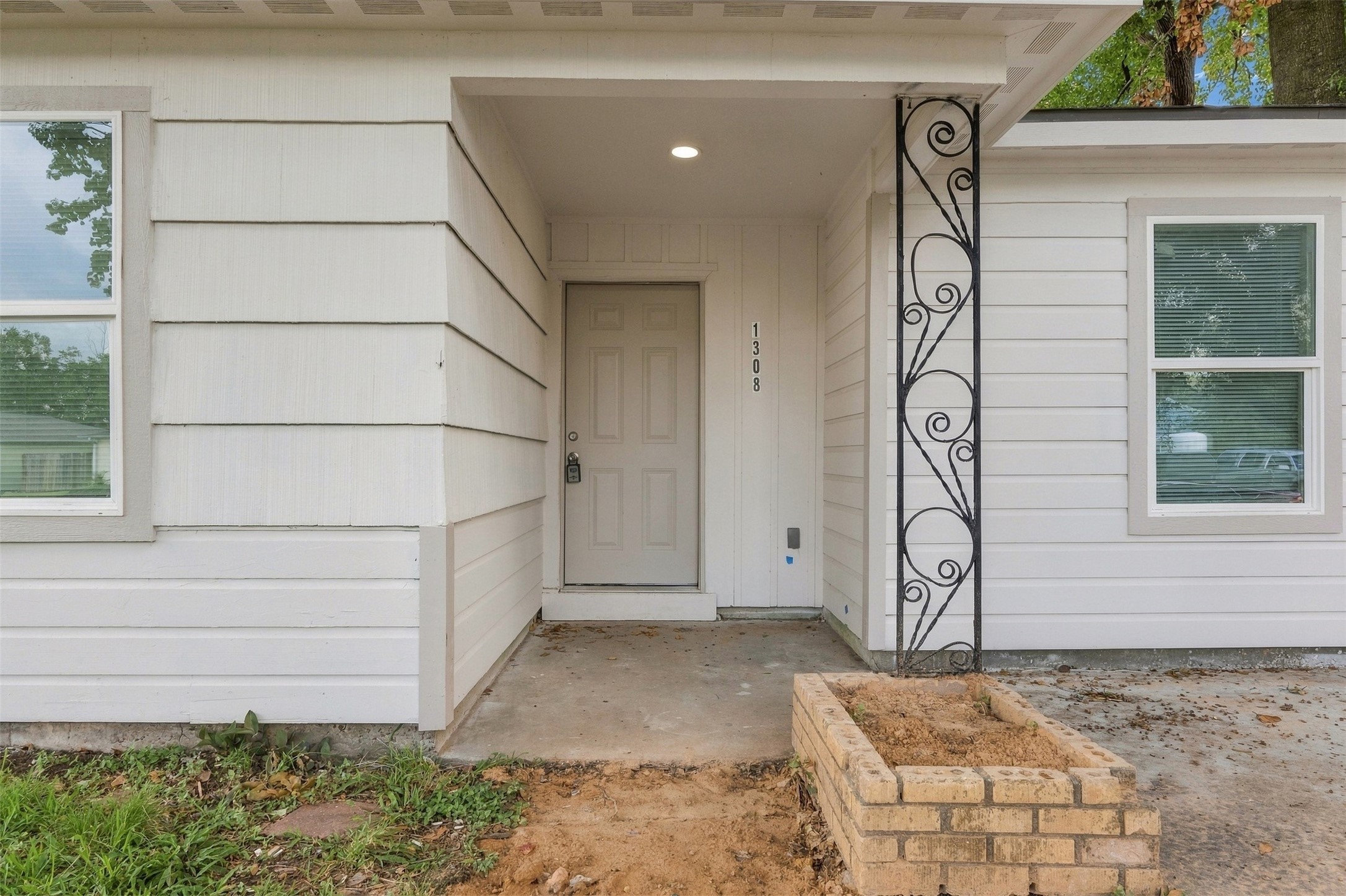 1308 Pecan Drive Property Photo 3