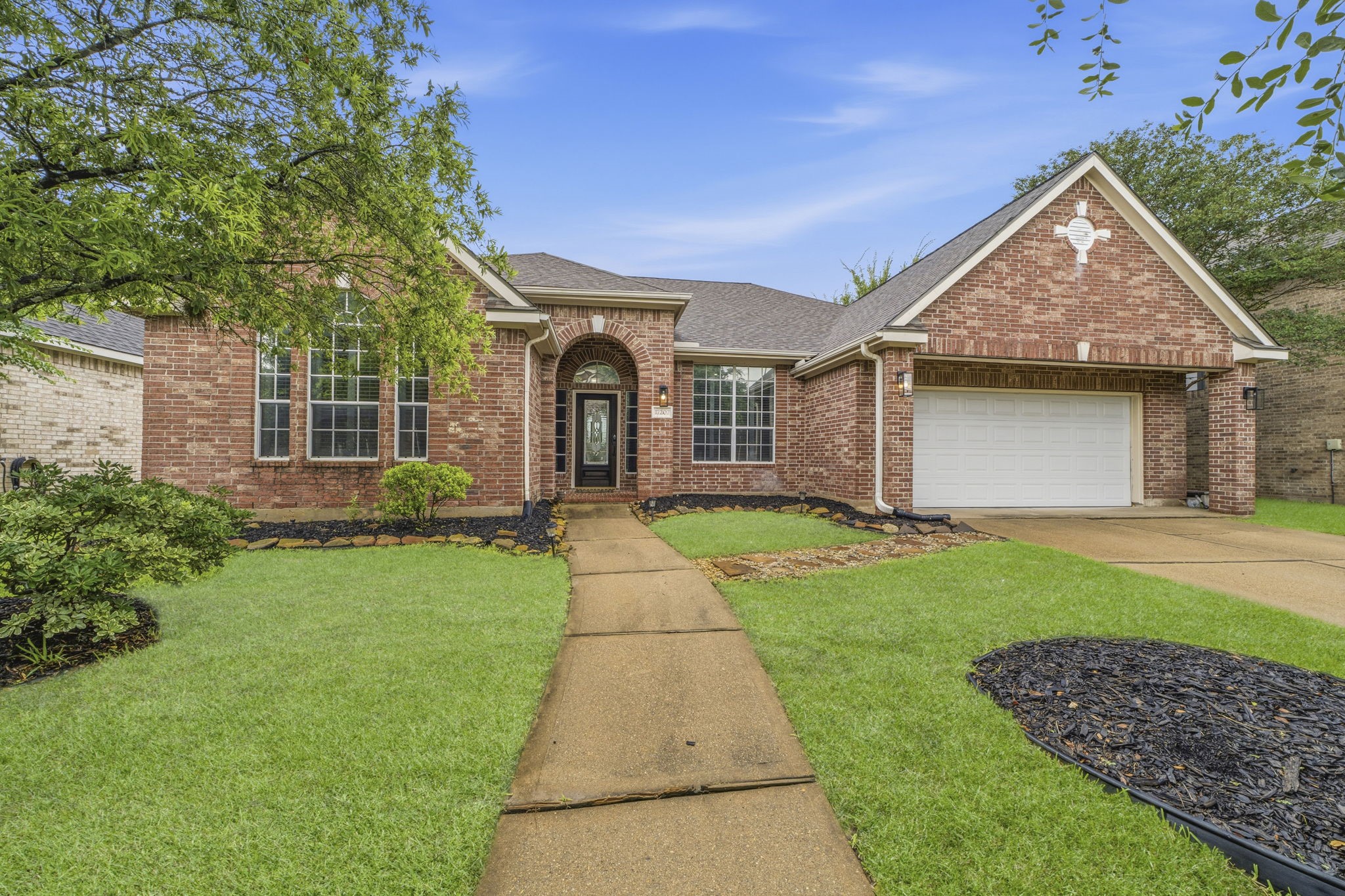 17207 Eagle Ledge Drive Property Photo 1