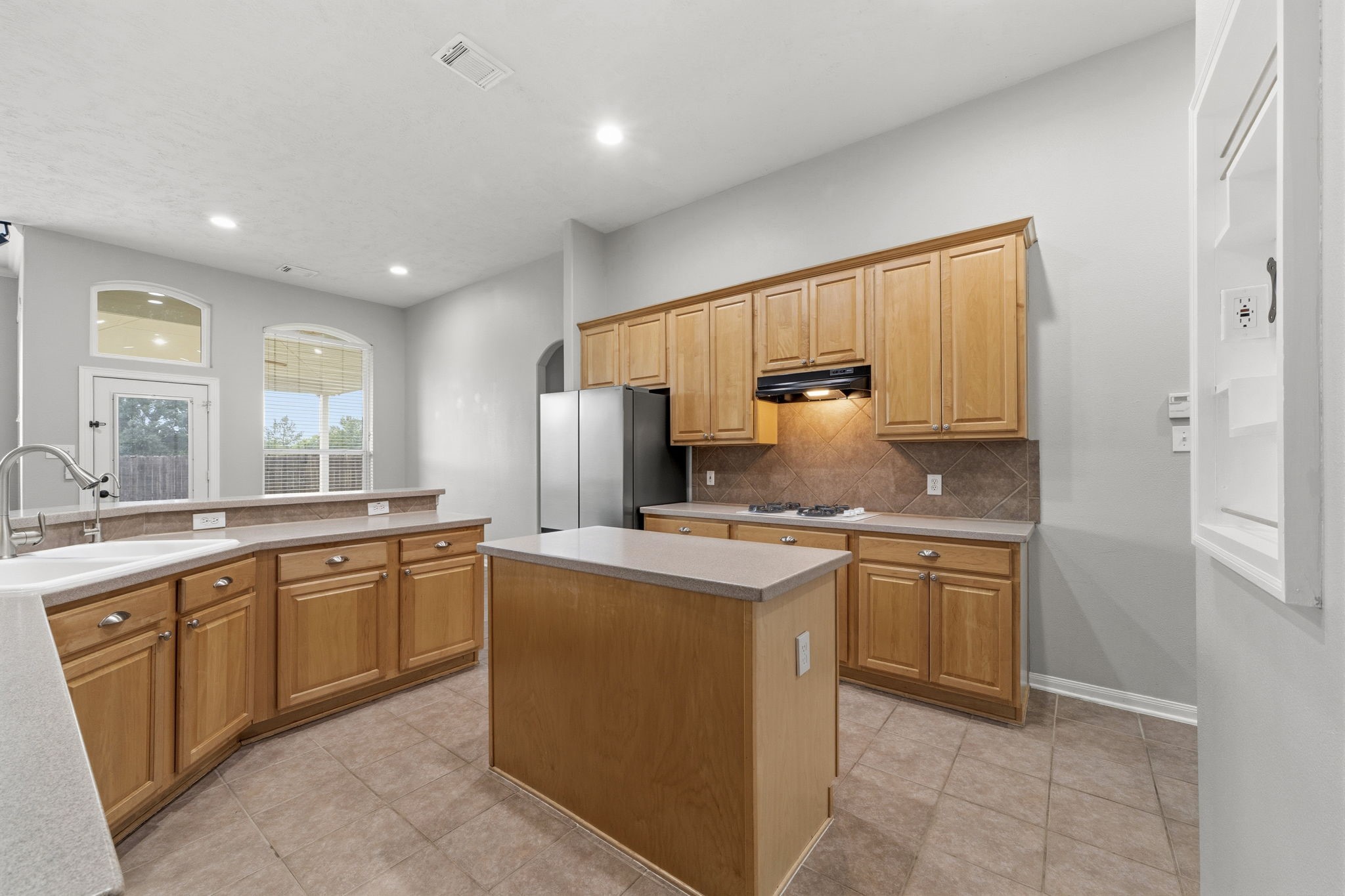17207 Eagle Ledge Drive Property Photo 10