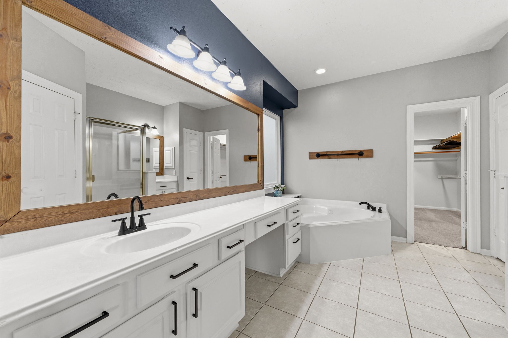 17207 Eagle Ledge Drive Property Photo 20