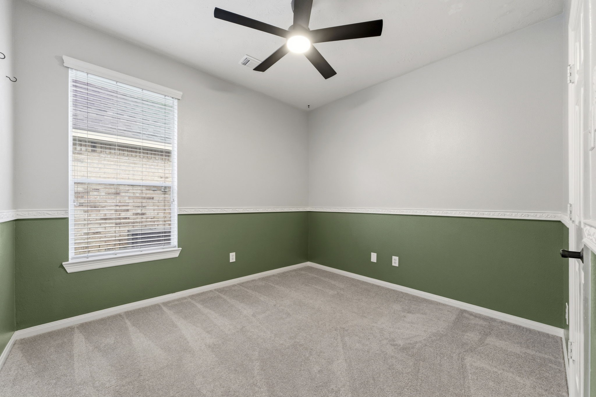 17207 Eagle Ledge Drive Property Photo 28