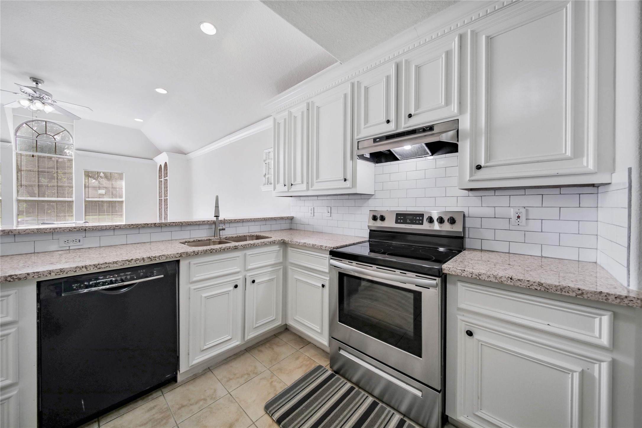4943 Gammage Street Property Photo 6