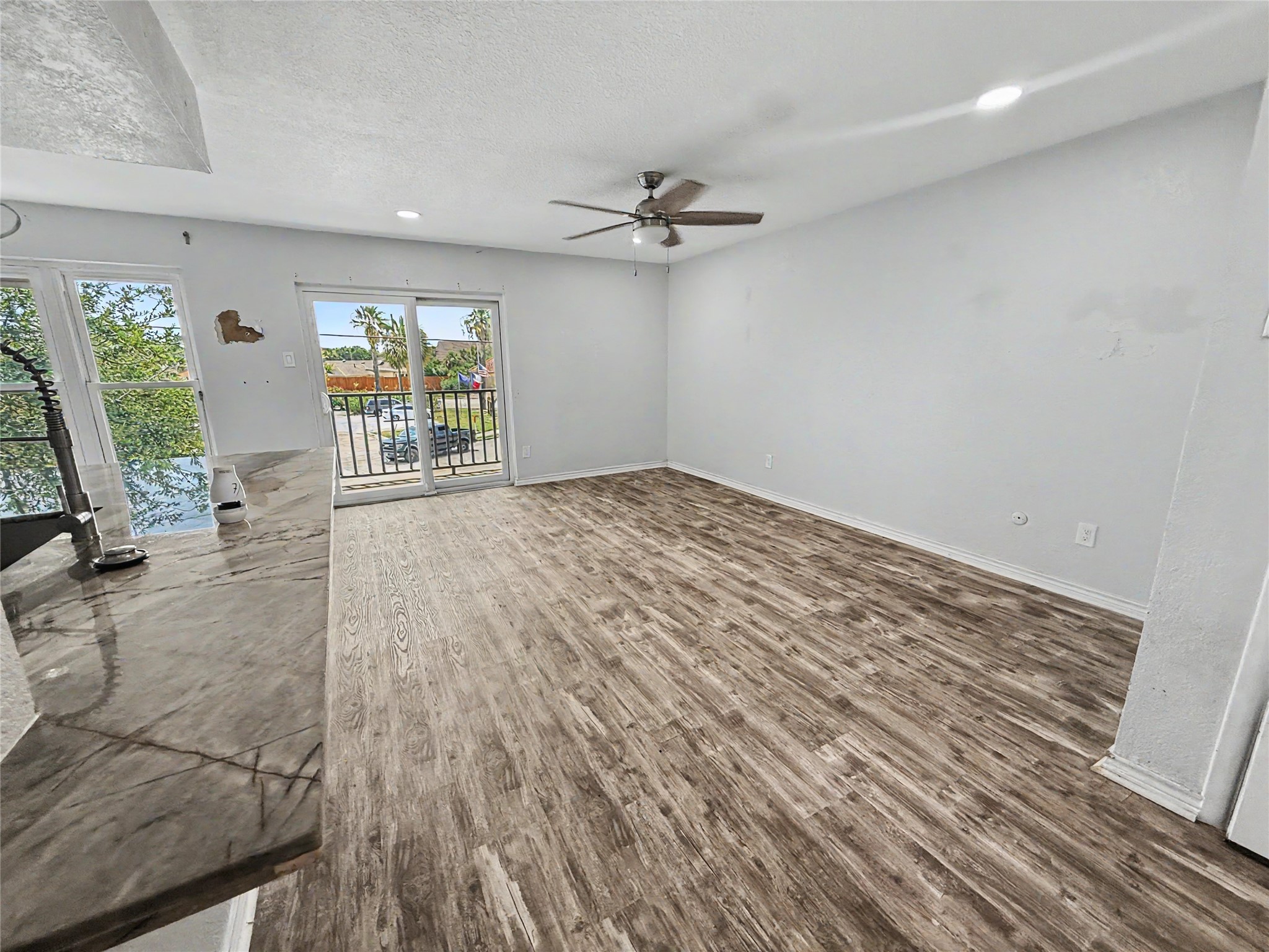 3220 69th Street B12 Property Photo 5