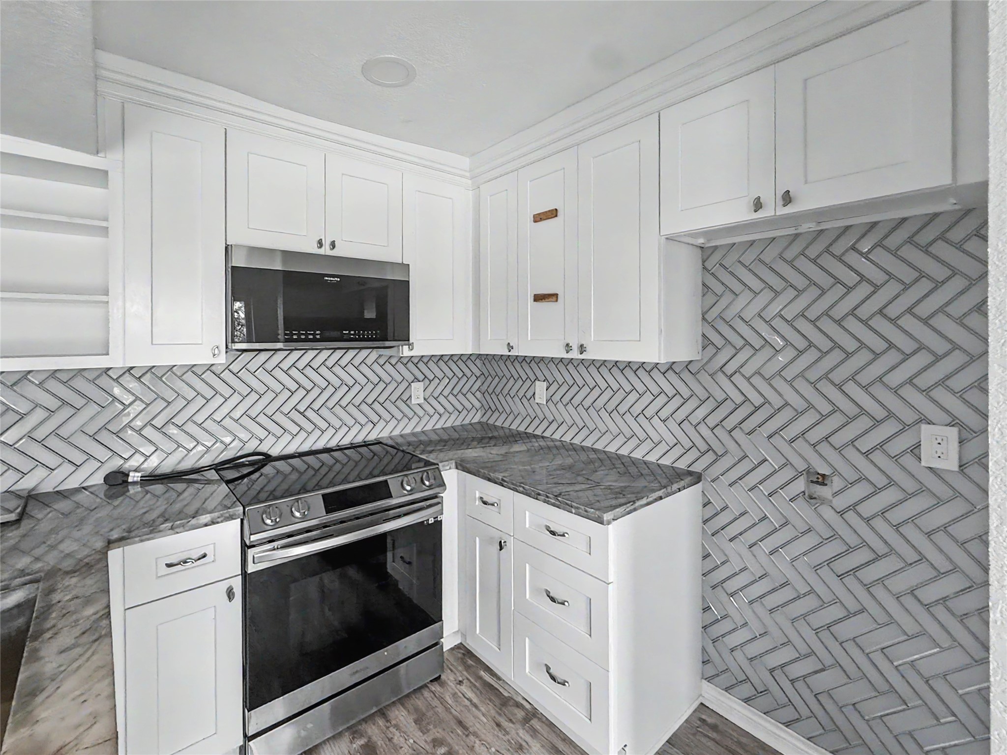 3220 69th Street B12 Property Photo 13