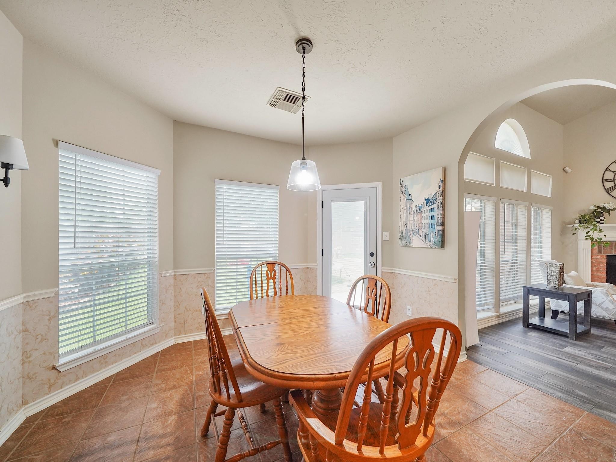 719 Rock Springs Drive Property Photo 8