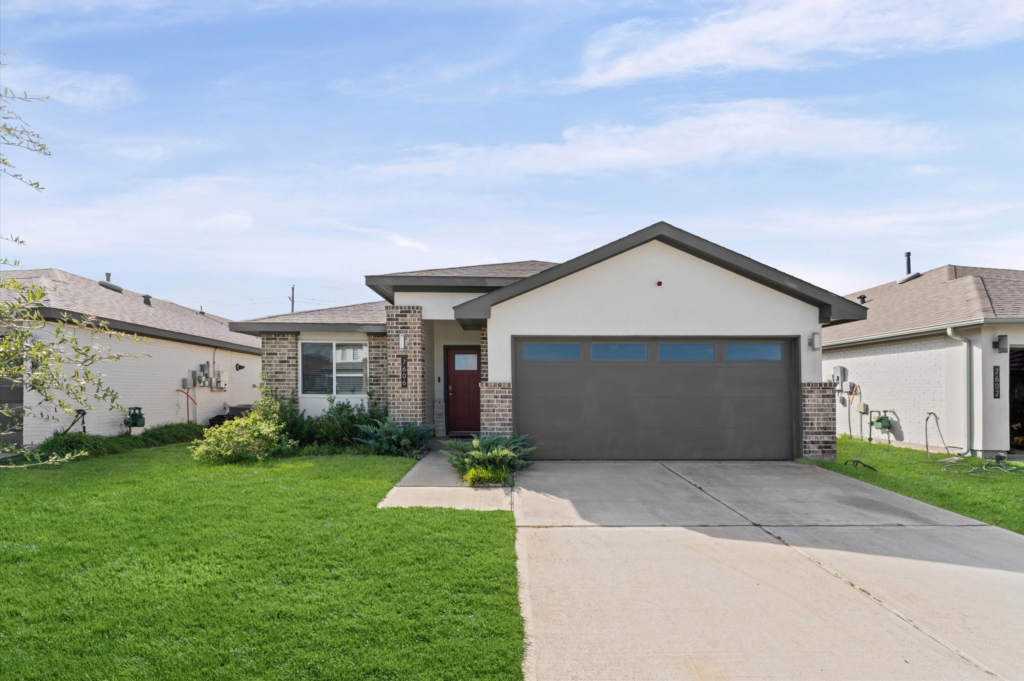 7606 Rainham Valley Lane Property Photo 1