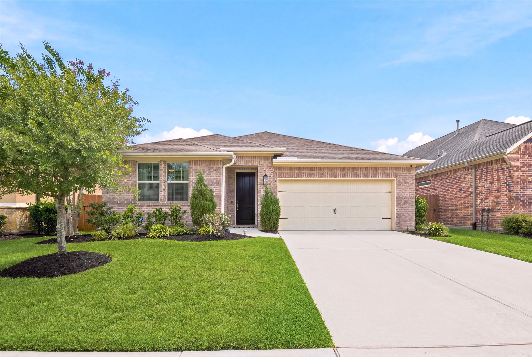 22104 Volante Drive Property Photo 5