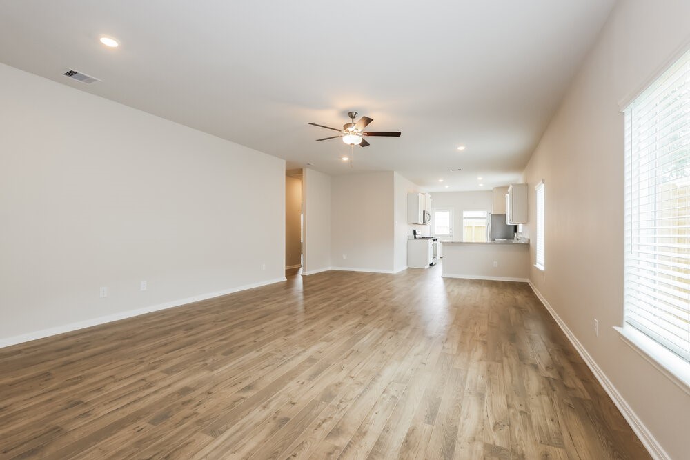 15667 Plum Brook Drive Property Photo 3