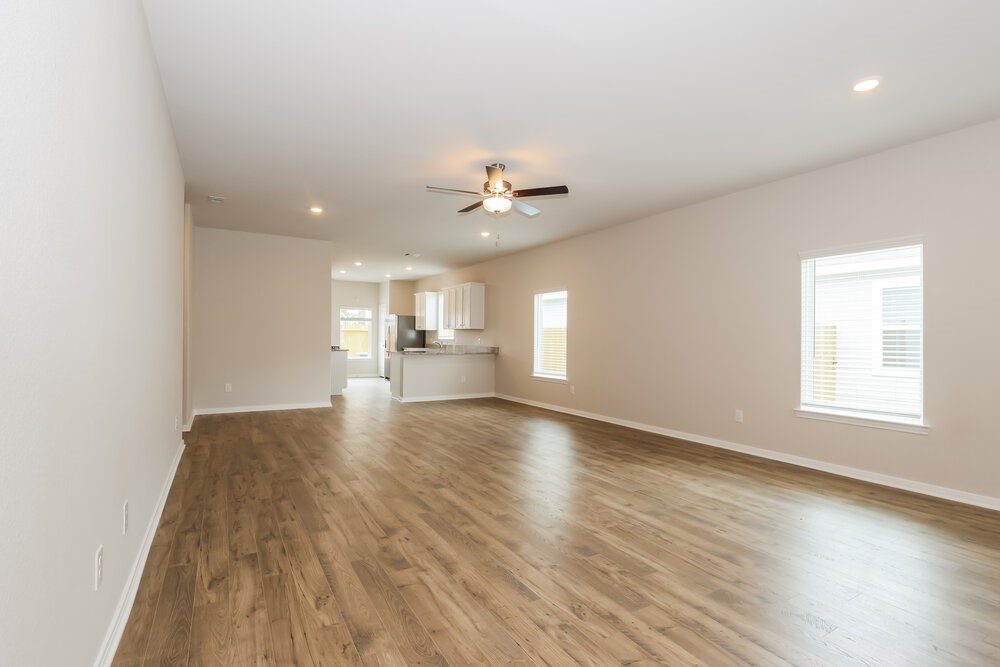 15667 Plum Brook Drive Property Photo 4