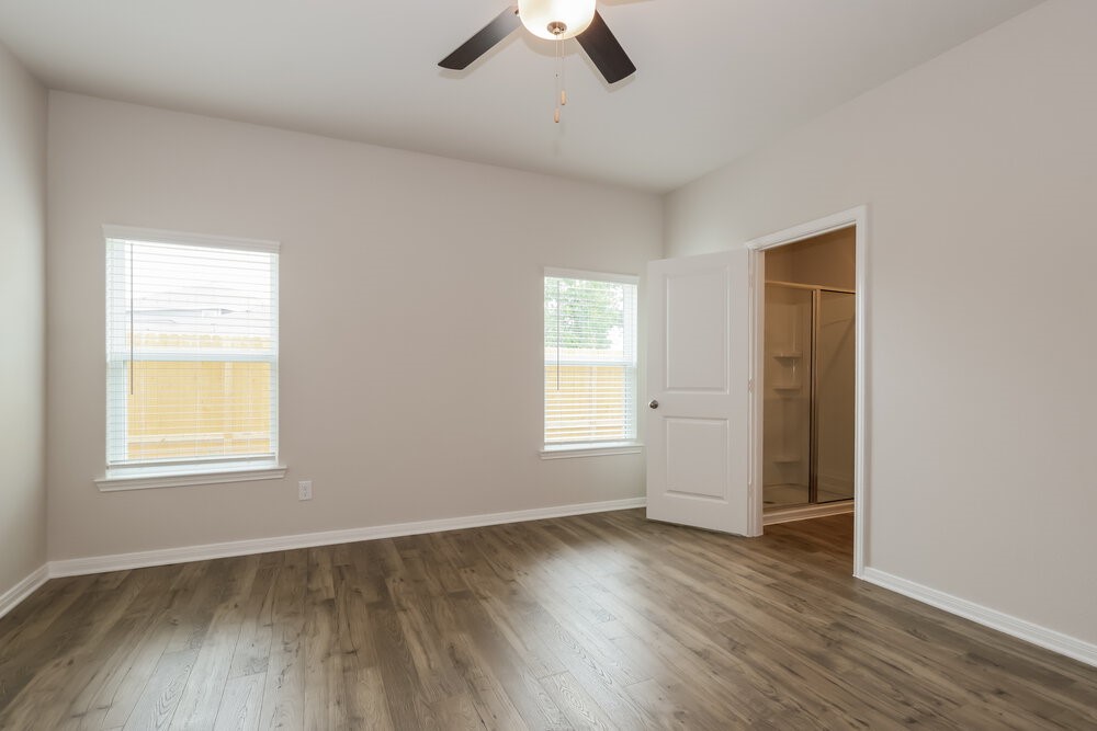 15667 Plum Brook Drive Property Photo 9