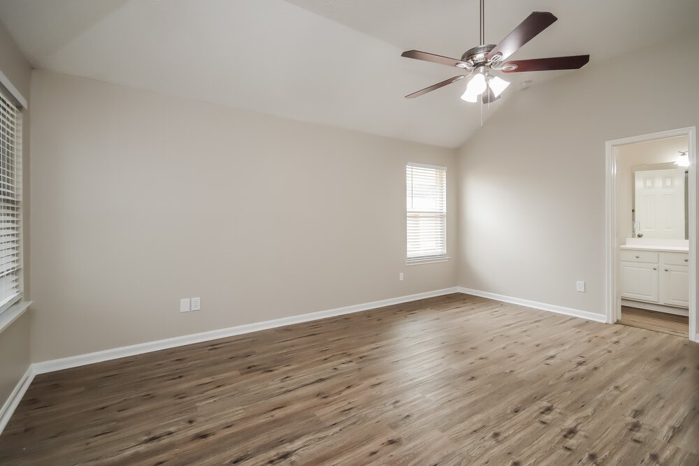 2439 Sandy Fields Lane Property Photo 11