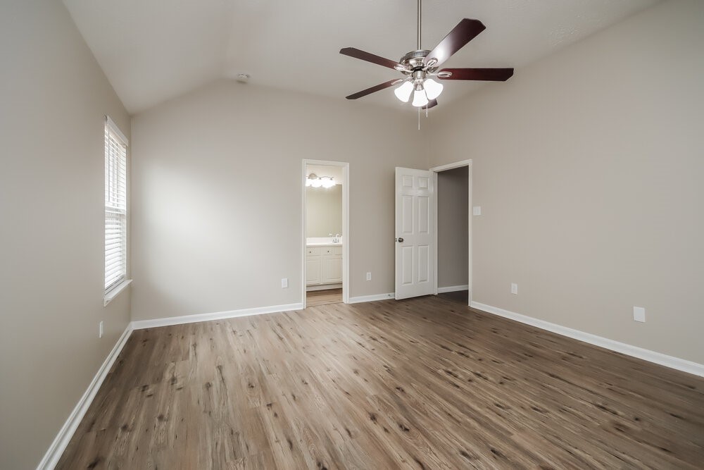 2439 Sandy Fields Lane Property Photo 12