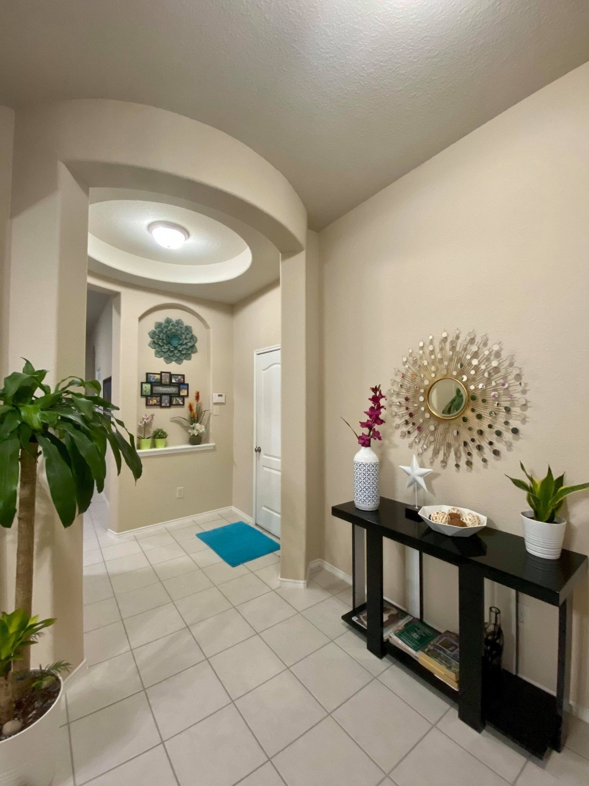 21494 Kings Bend Drive Property Photo 3