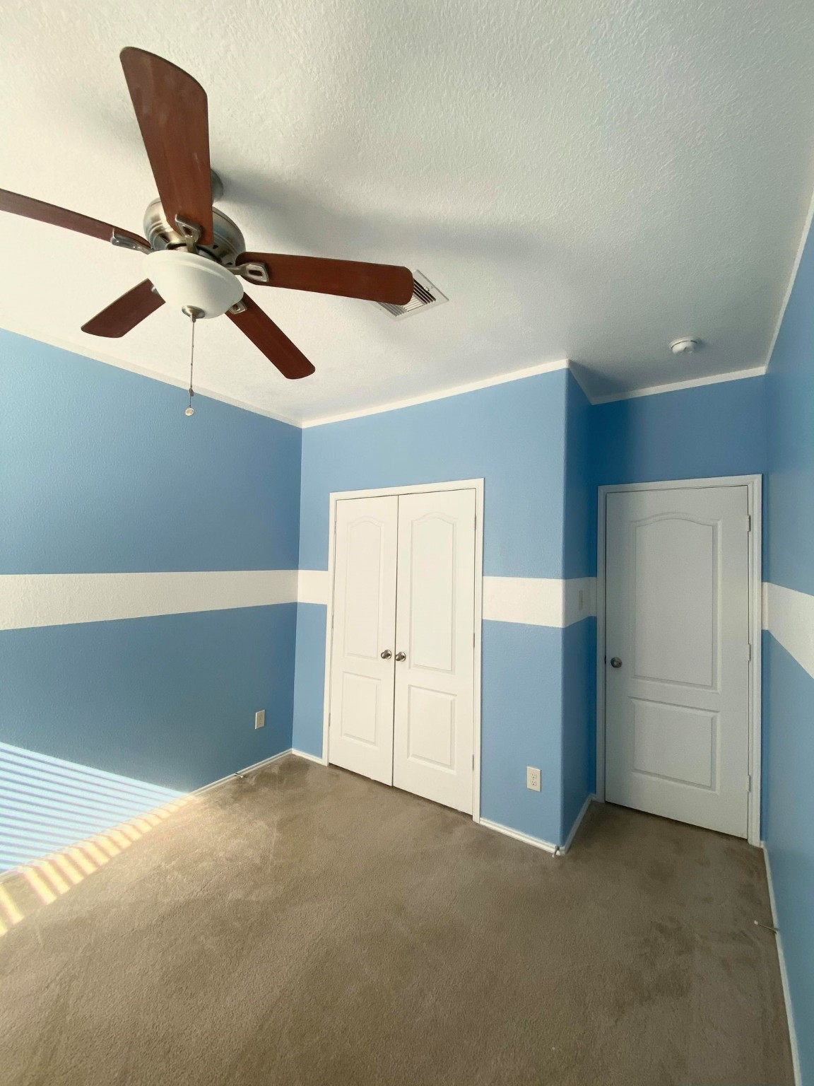 21494 Kings Bend Drive Property Photo 16