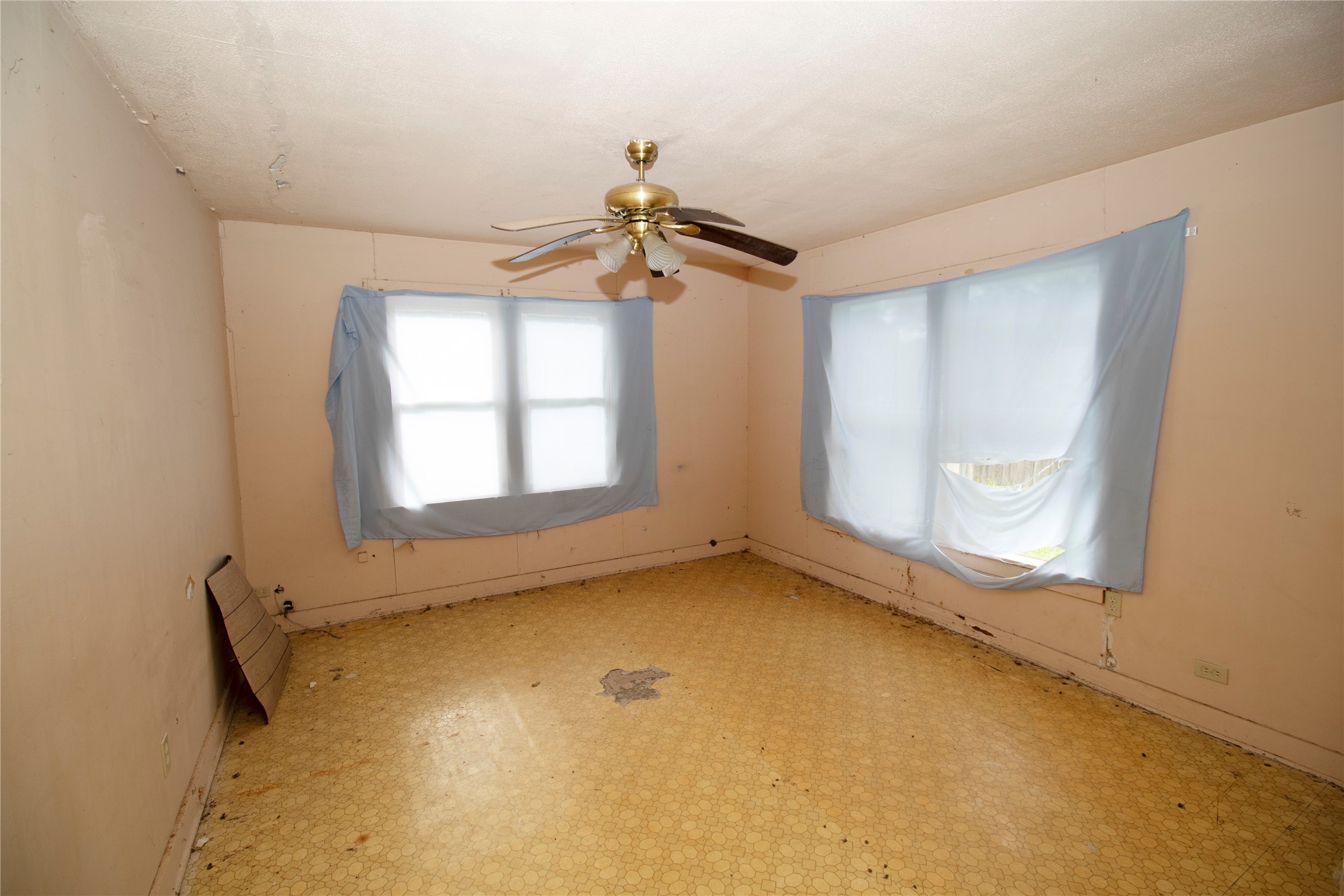 509 S Saint Andrews Street Property Photo 11