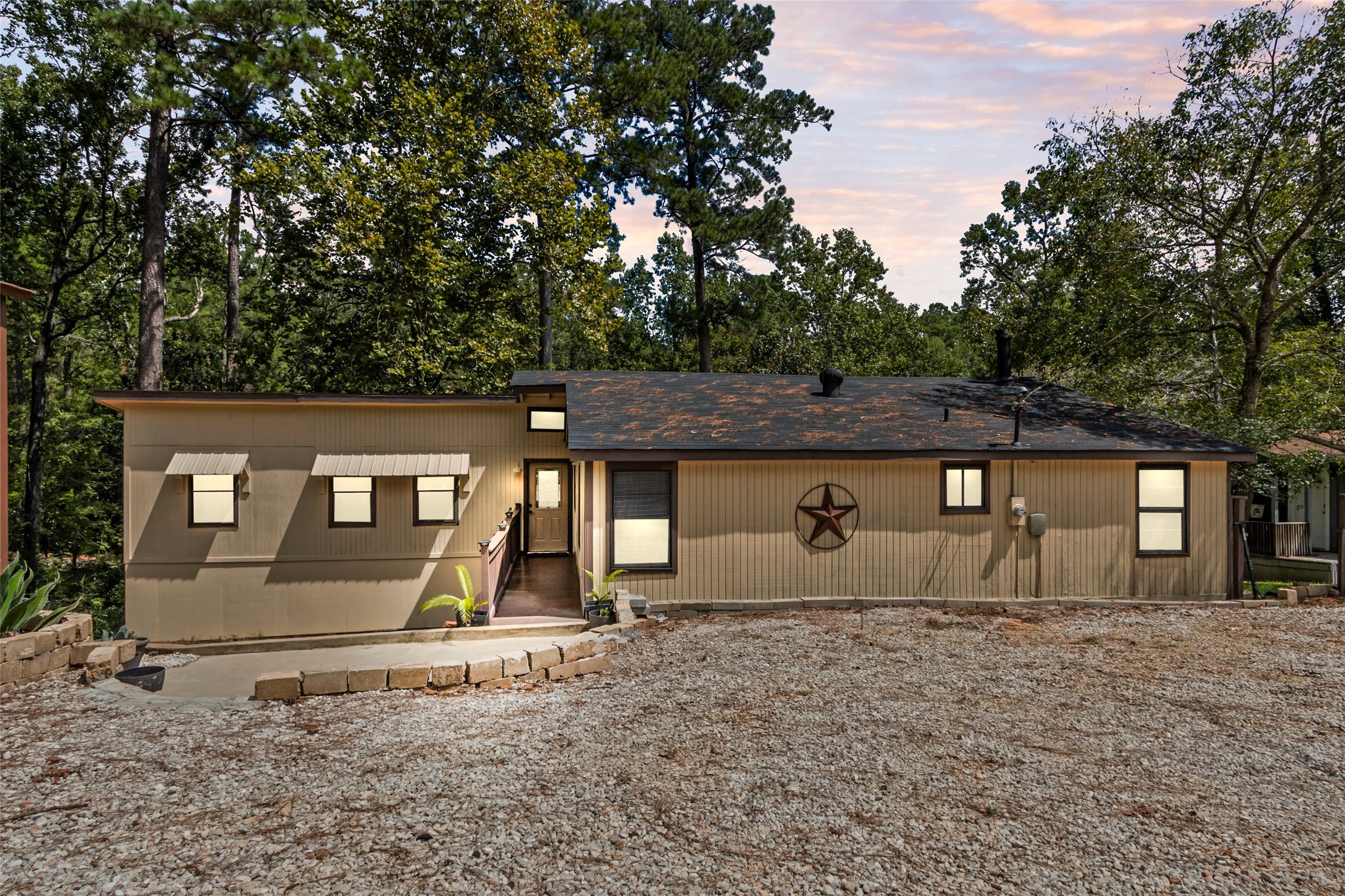 530 Driftwood Property Photo 1