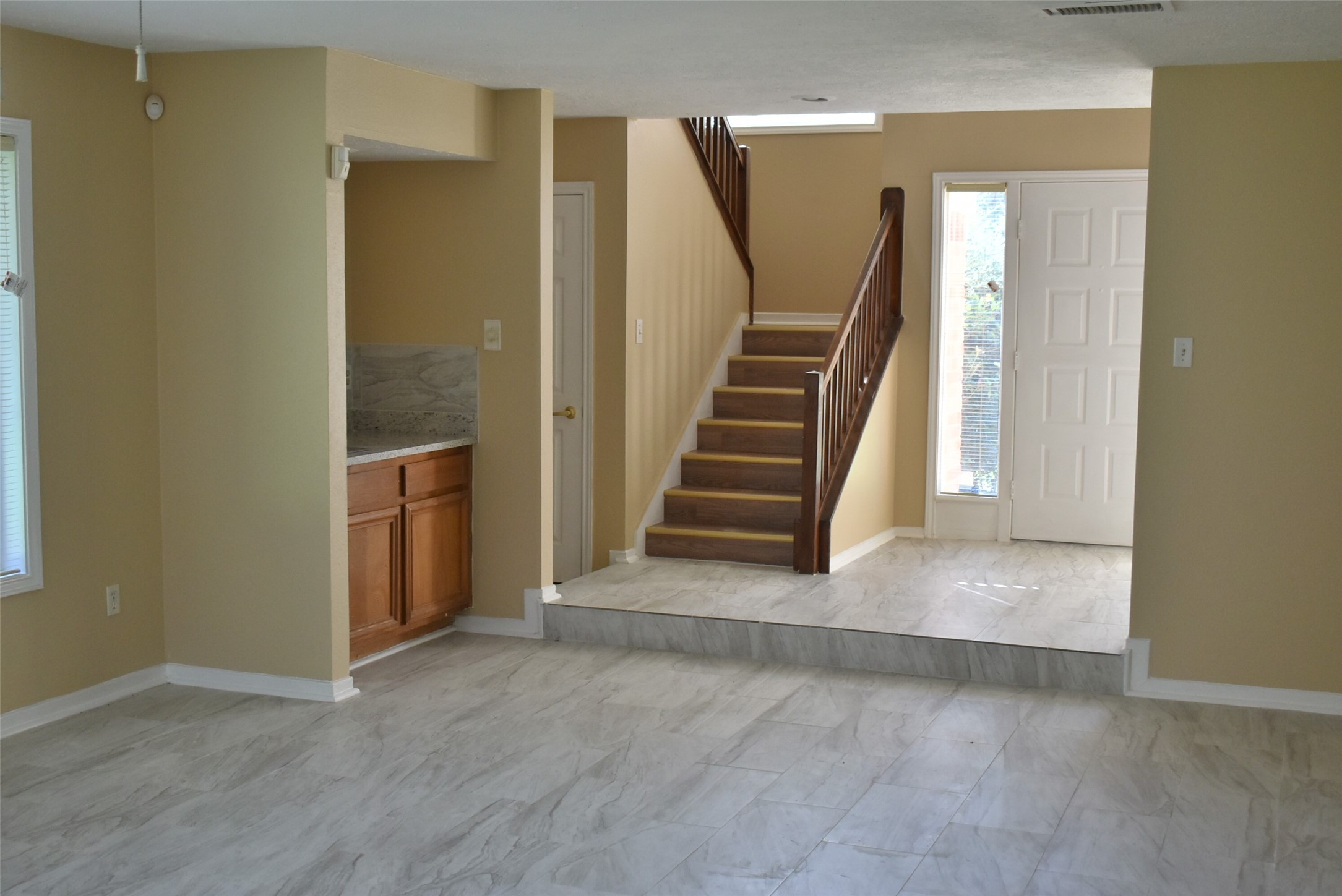 2930 Colony Drive Property Photo 3