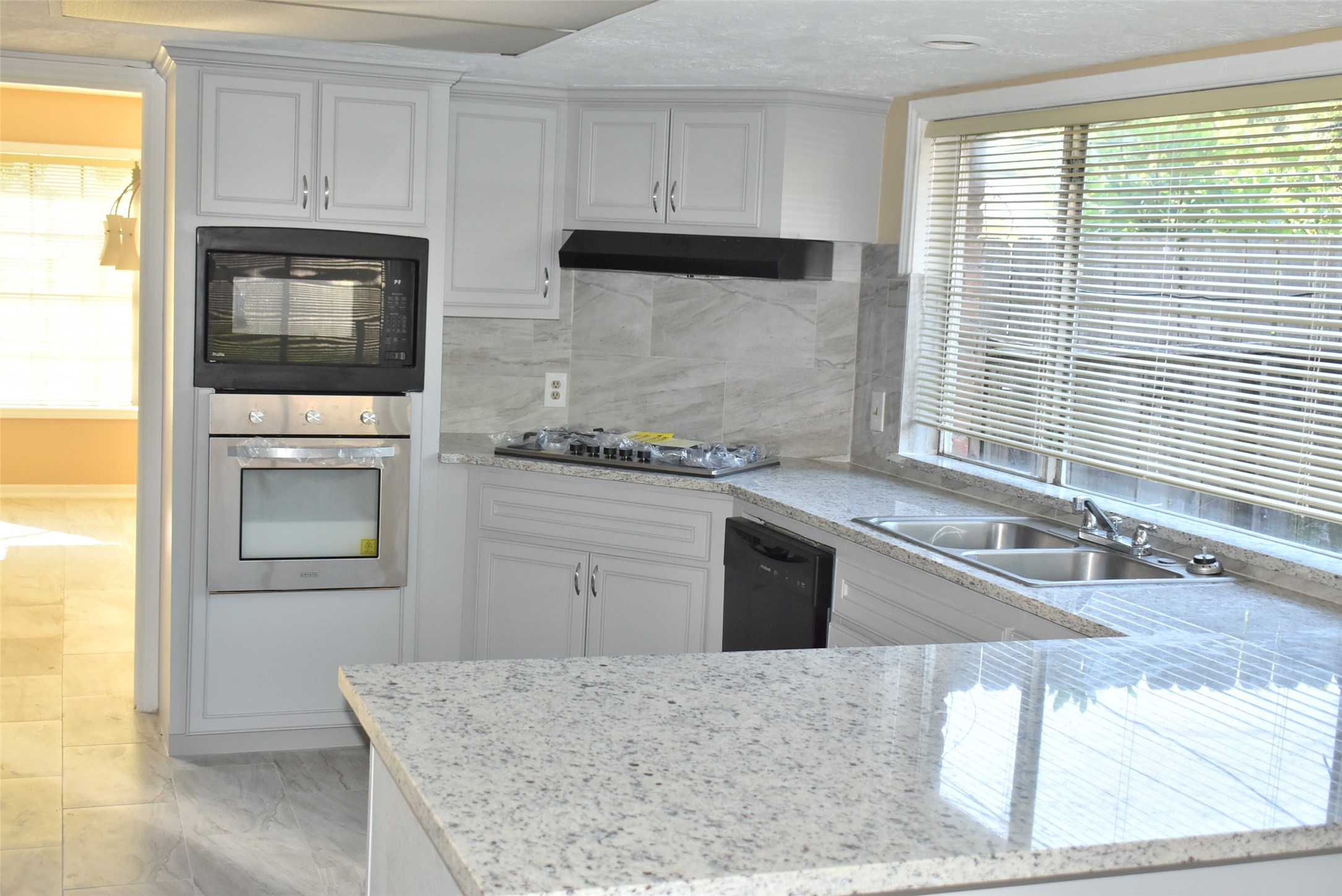 2930 Colony Drive Property Photo 5