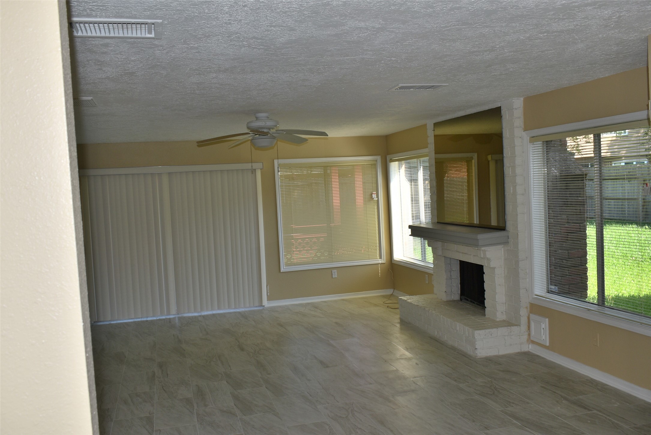2930 Colony Drive Property Photo 7