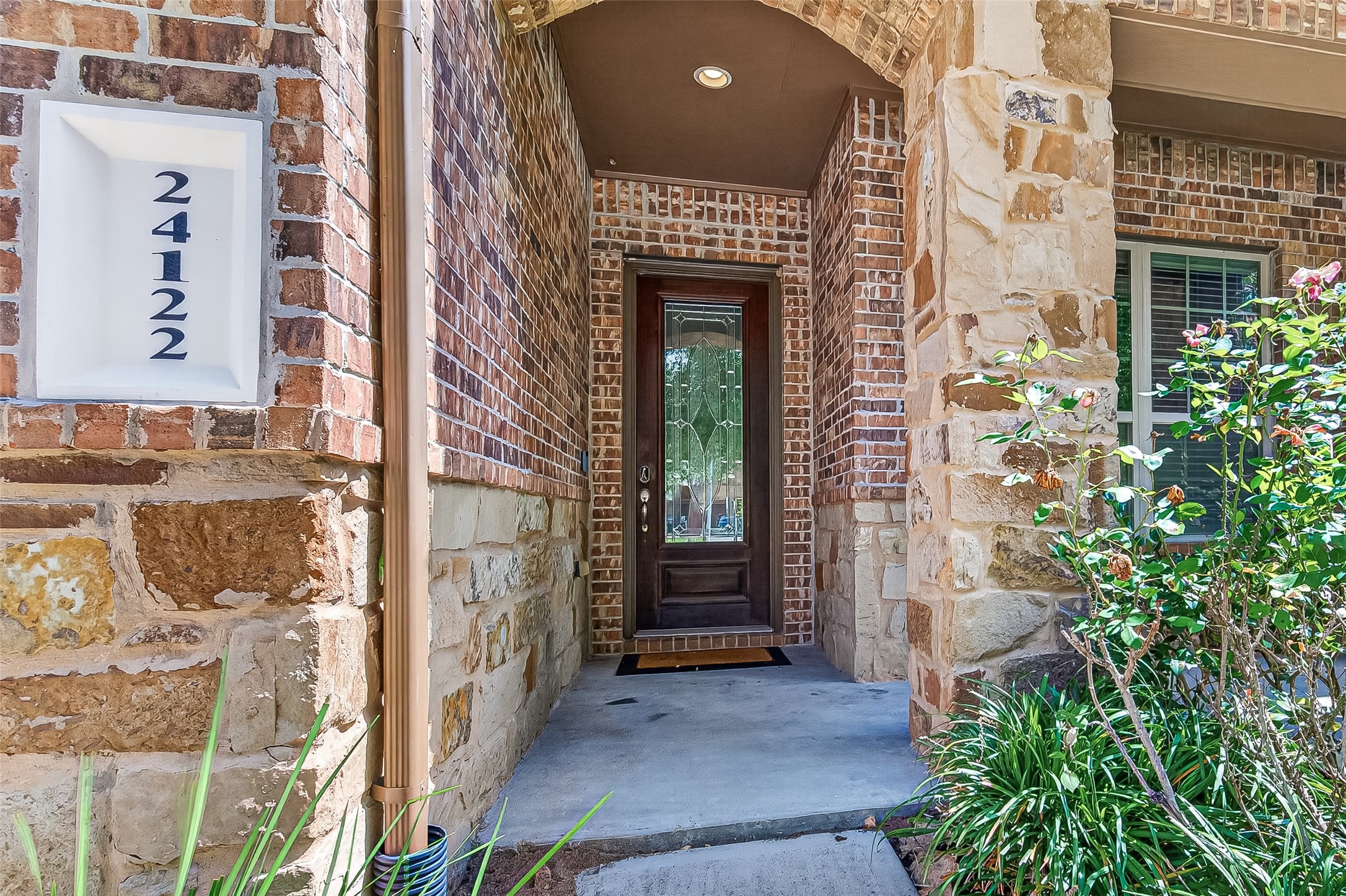 24122 Valencia Ridge Lane Property Photo 4