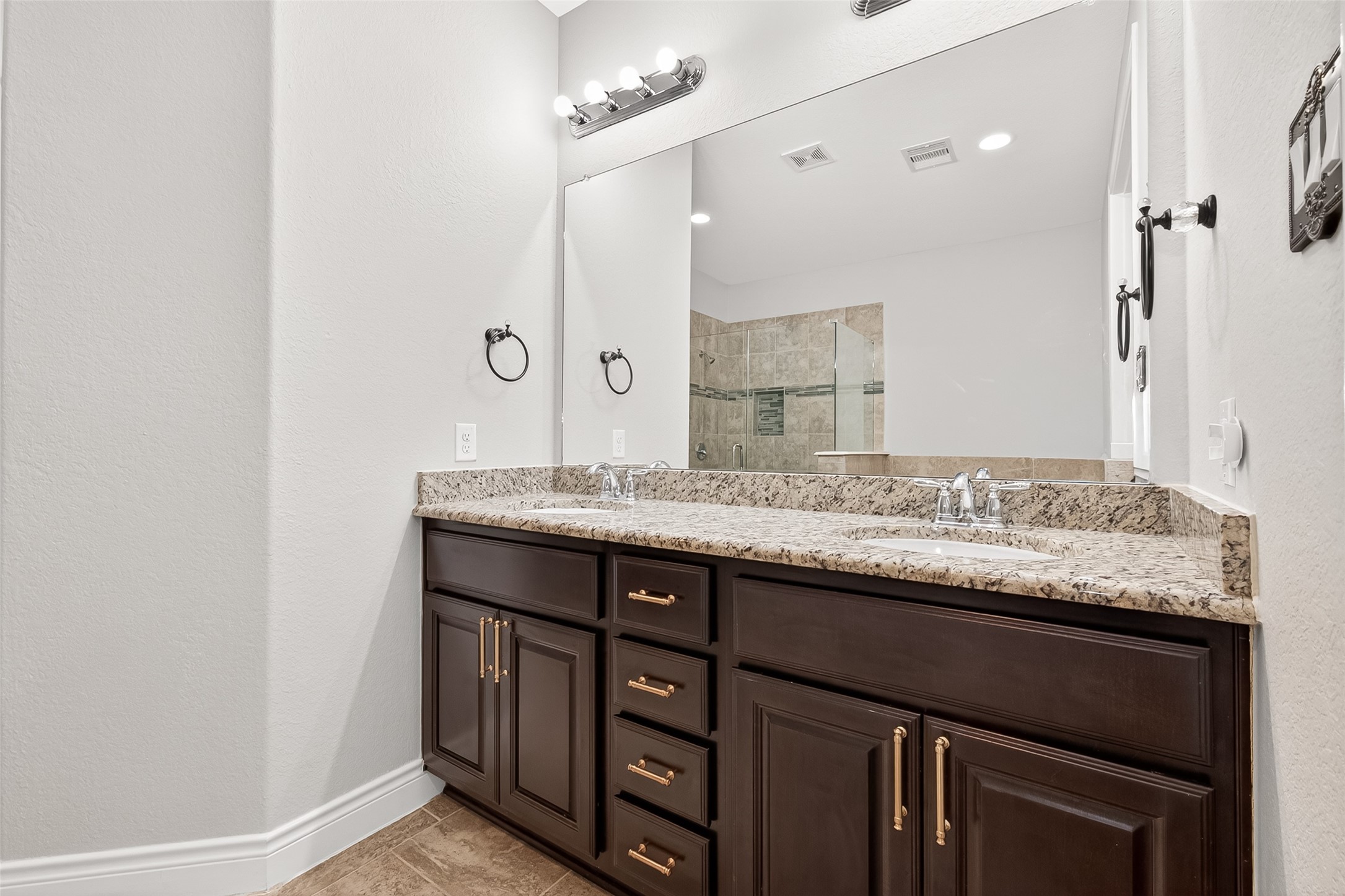 24122 Valencia Ridge Lane Property Photo 32