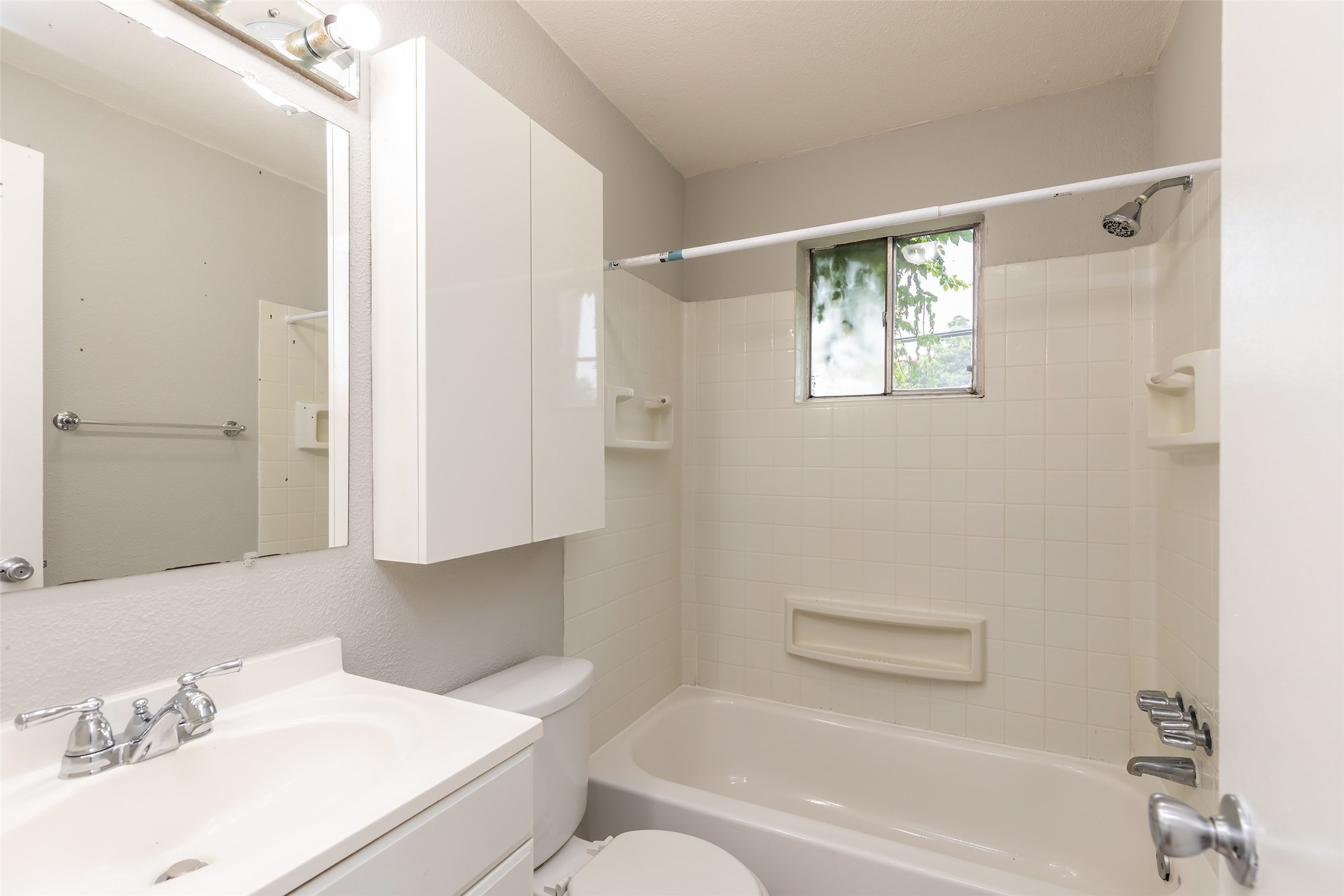 425 Emerson Street 4 Property Photo 13