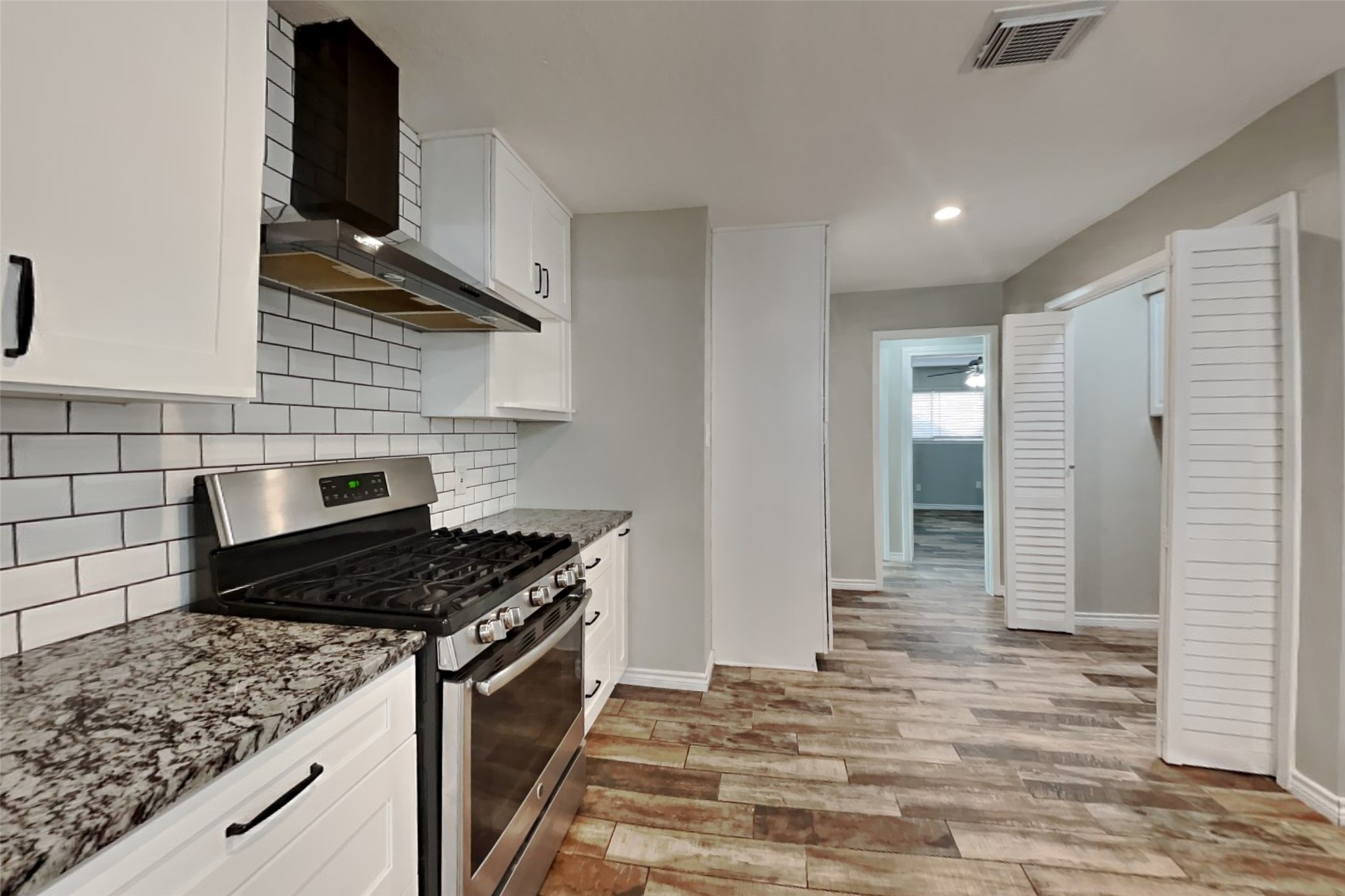 22435 Lost Creek Road Property Photo 5