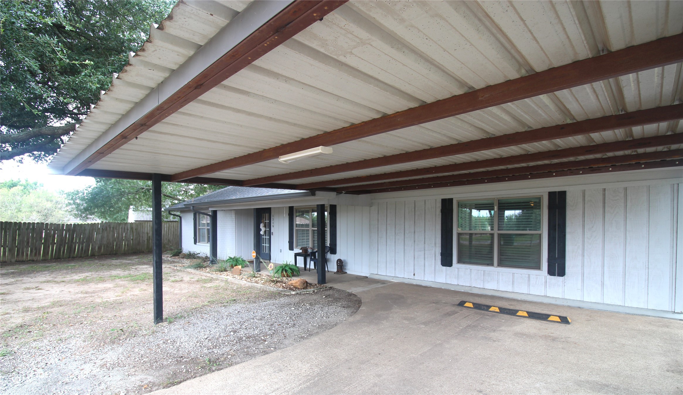 1319 N Tammye Lane W Property Photo 4