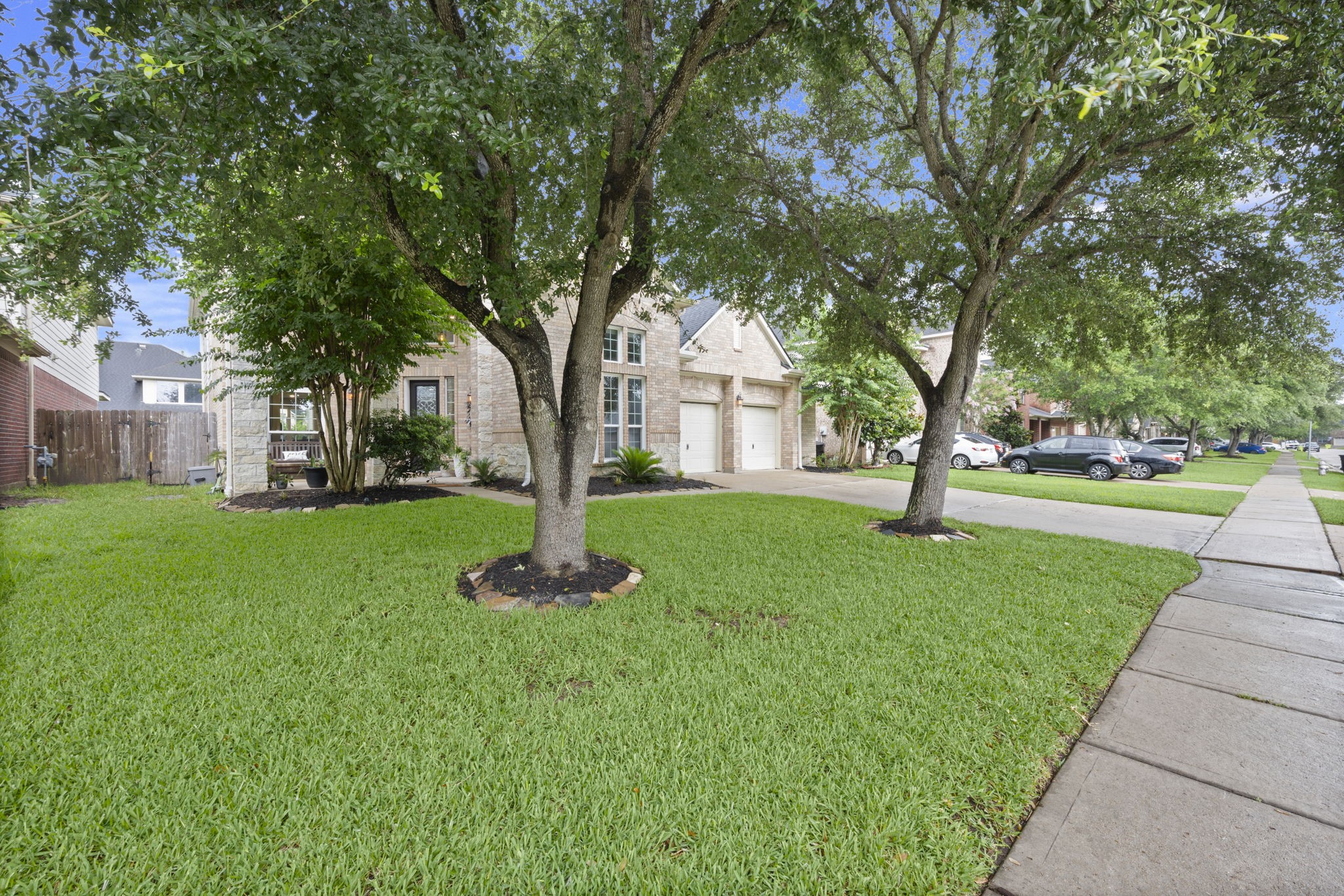 7515 Crescent Lake Court Property Photo 2