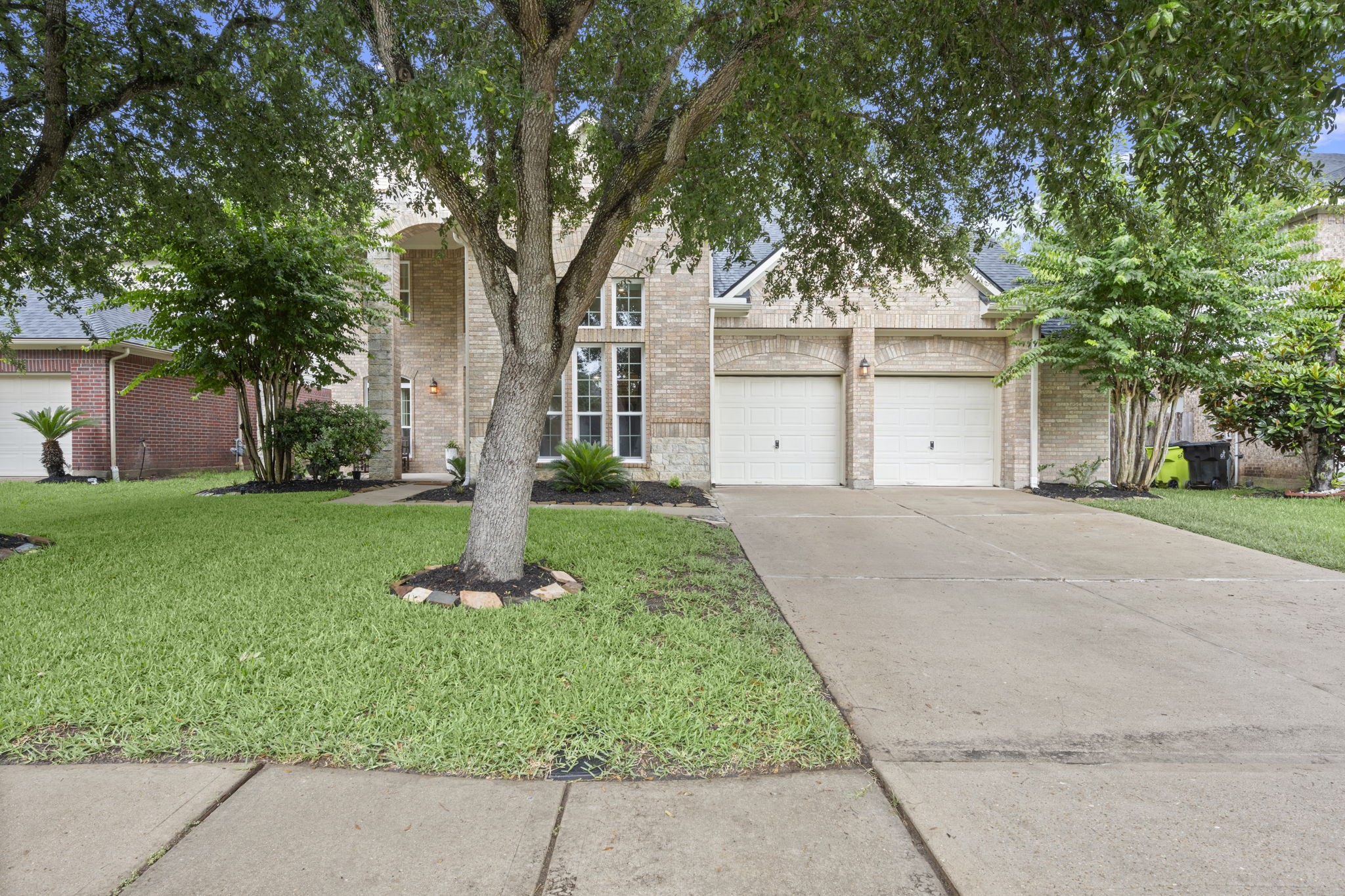 7515 Crescent Lake Court Property Photo 3