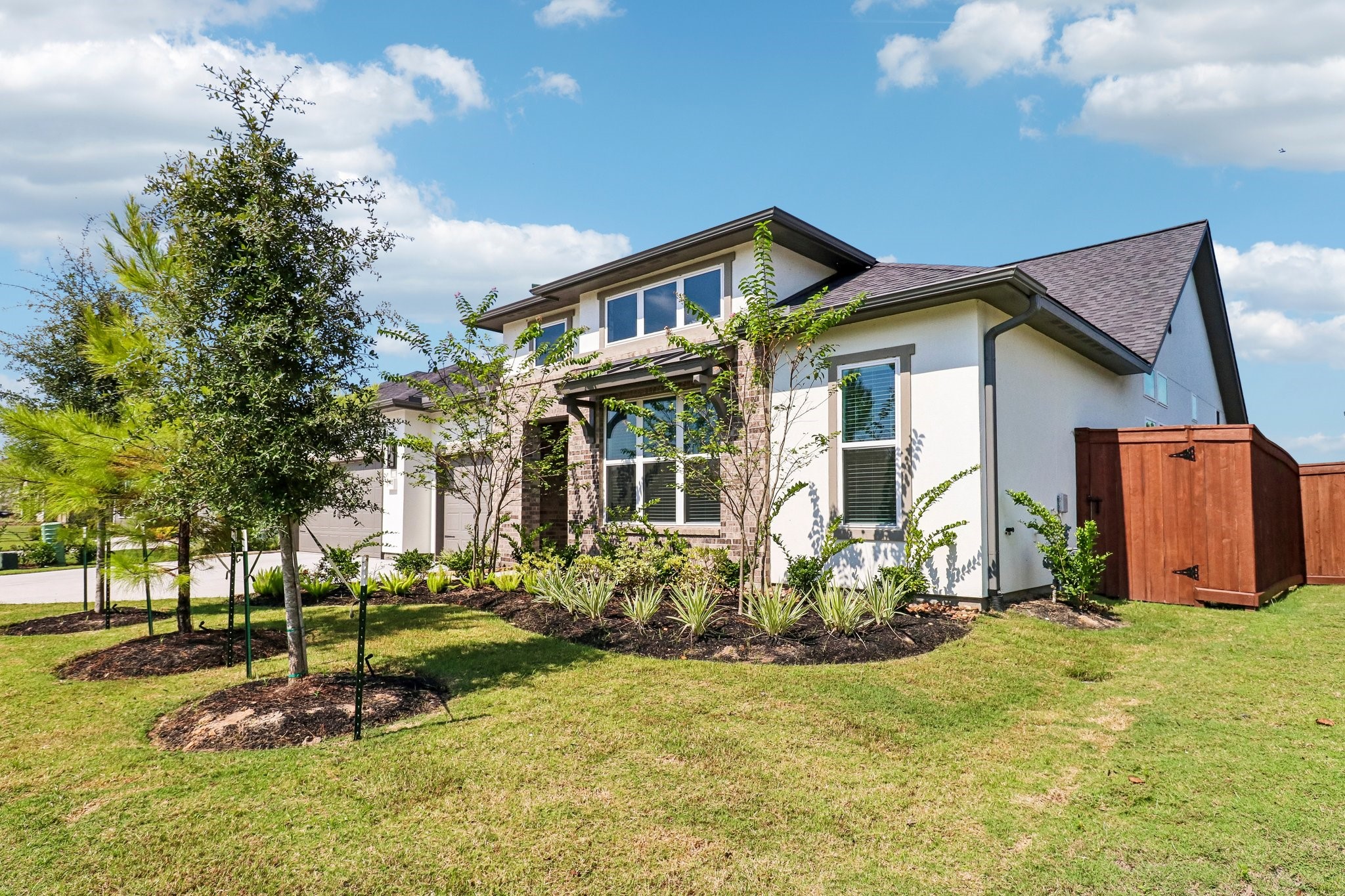15906 Iris Meadow Drive Property Photo 3