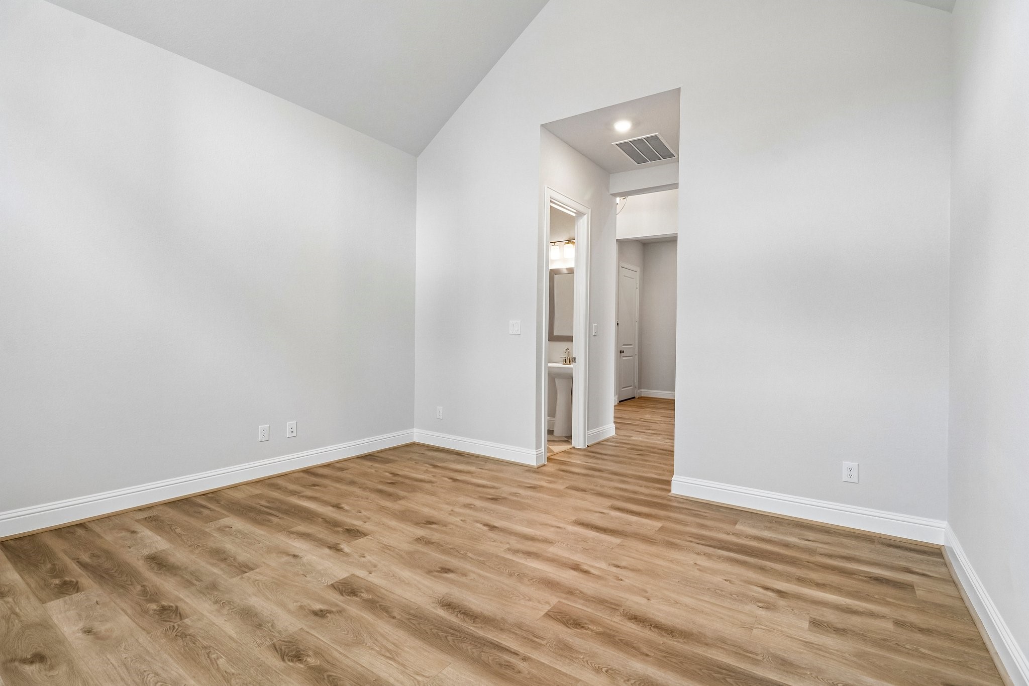 15906 Iris Meadow Drive Property Photo 7
