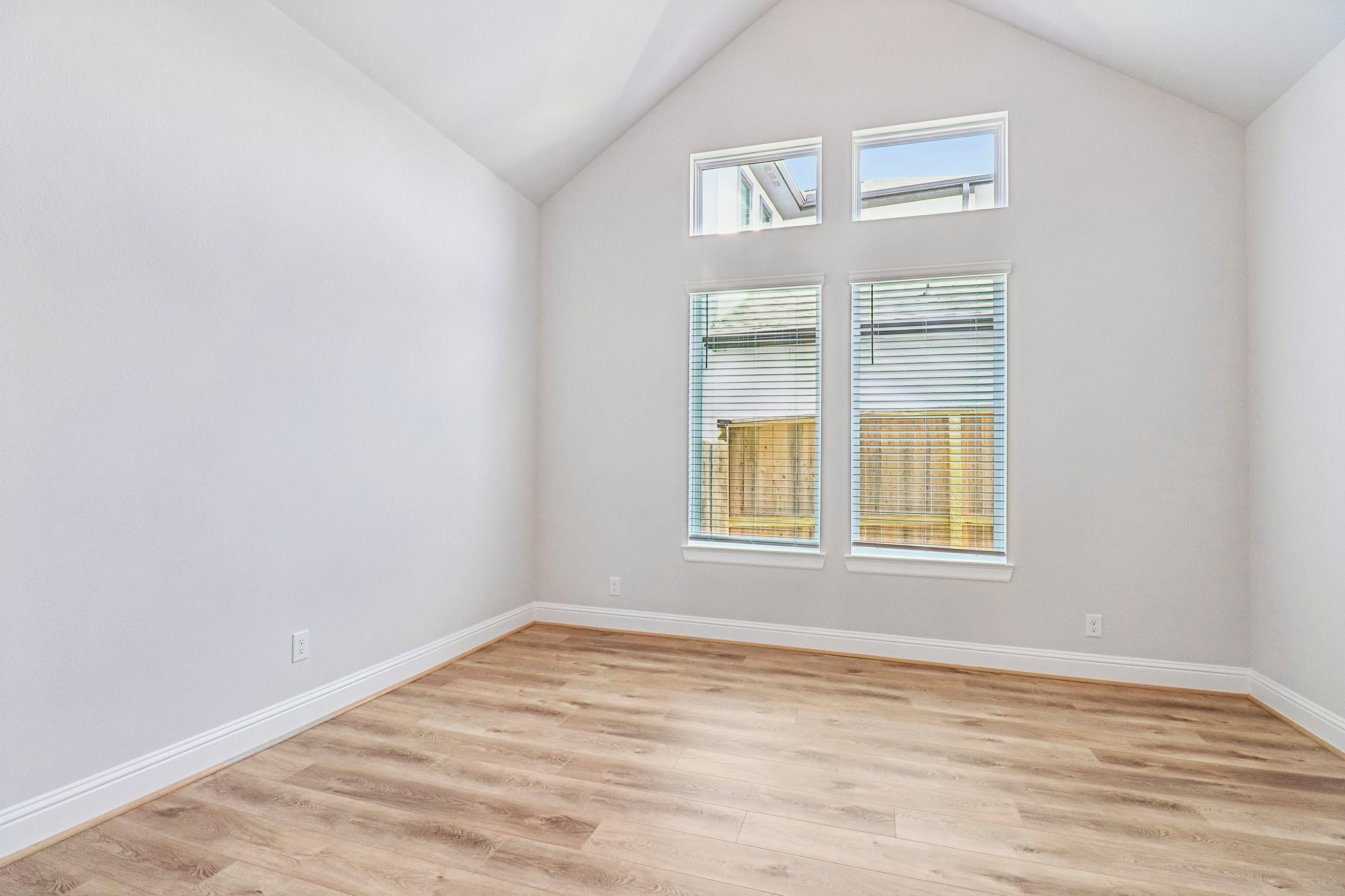 15906 Iris Meadow Drive Property Photo 19